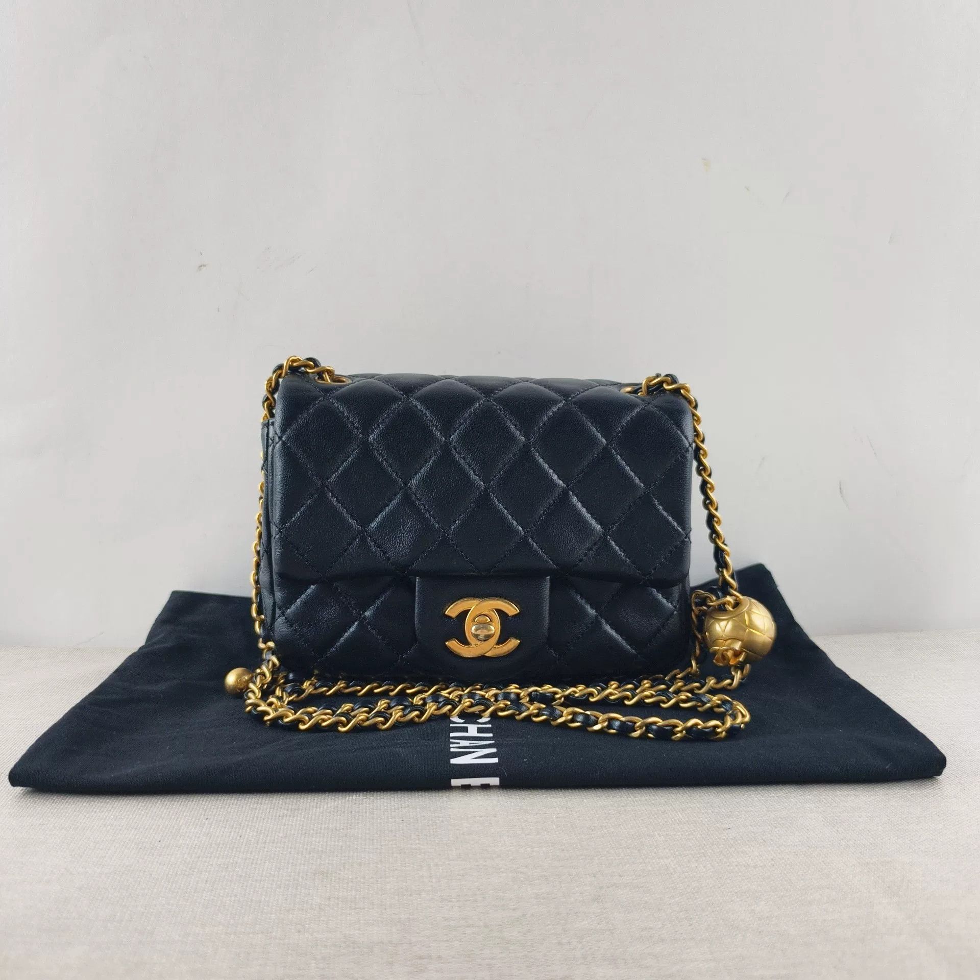 Chanel Pre-loved Bag Very good condition Size ONE SIZE - 1 Thumbnail