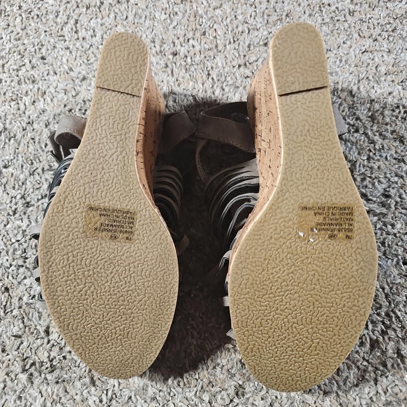 Other Maurices 66838 Jennifer Wedge Heel Sandals 7M Size US 7 / IT 37 - 8 Thumbnail