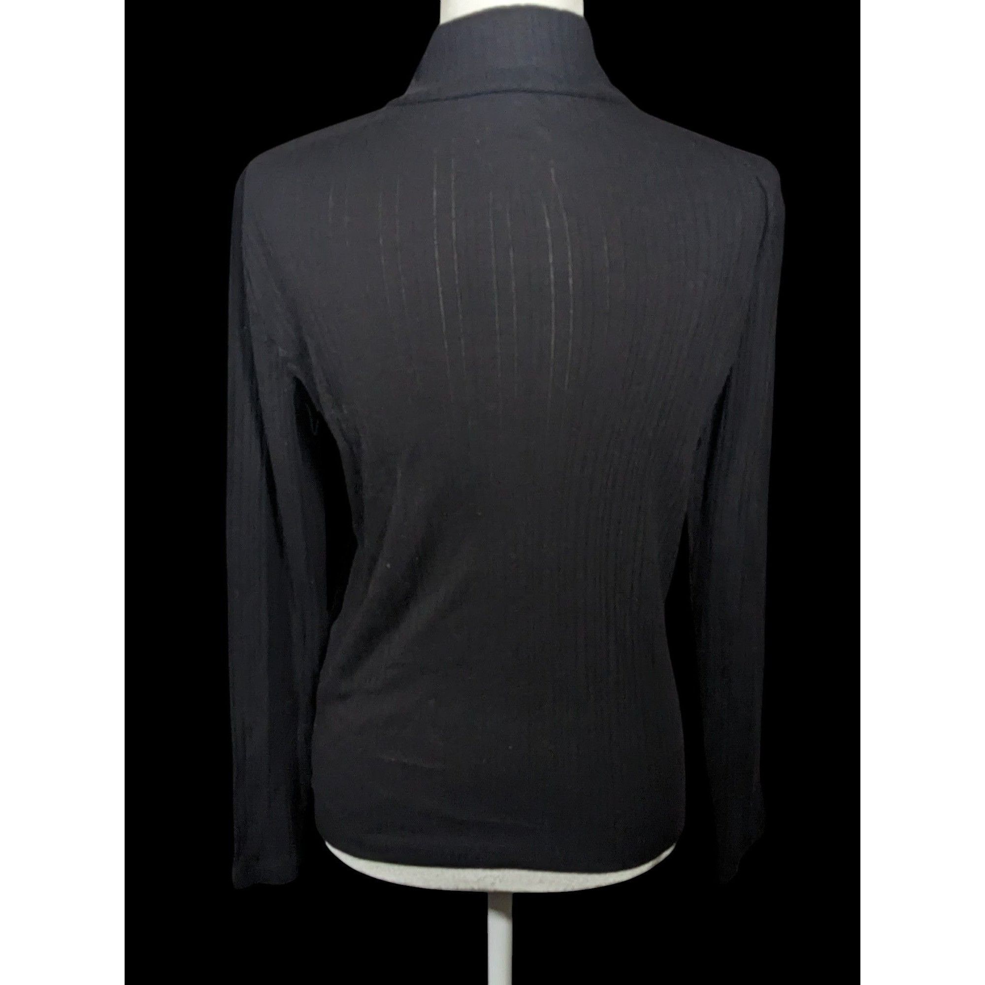 Croft & Barrow Croft & Barrow Preppy Black Mock Neck Top With Gold Button S Size M / US 6-8 / IT 42-44 - 2 Thumbnail