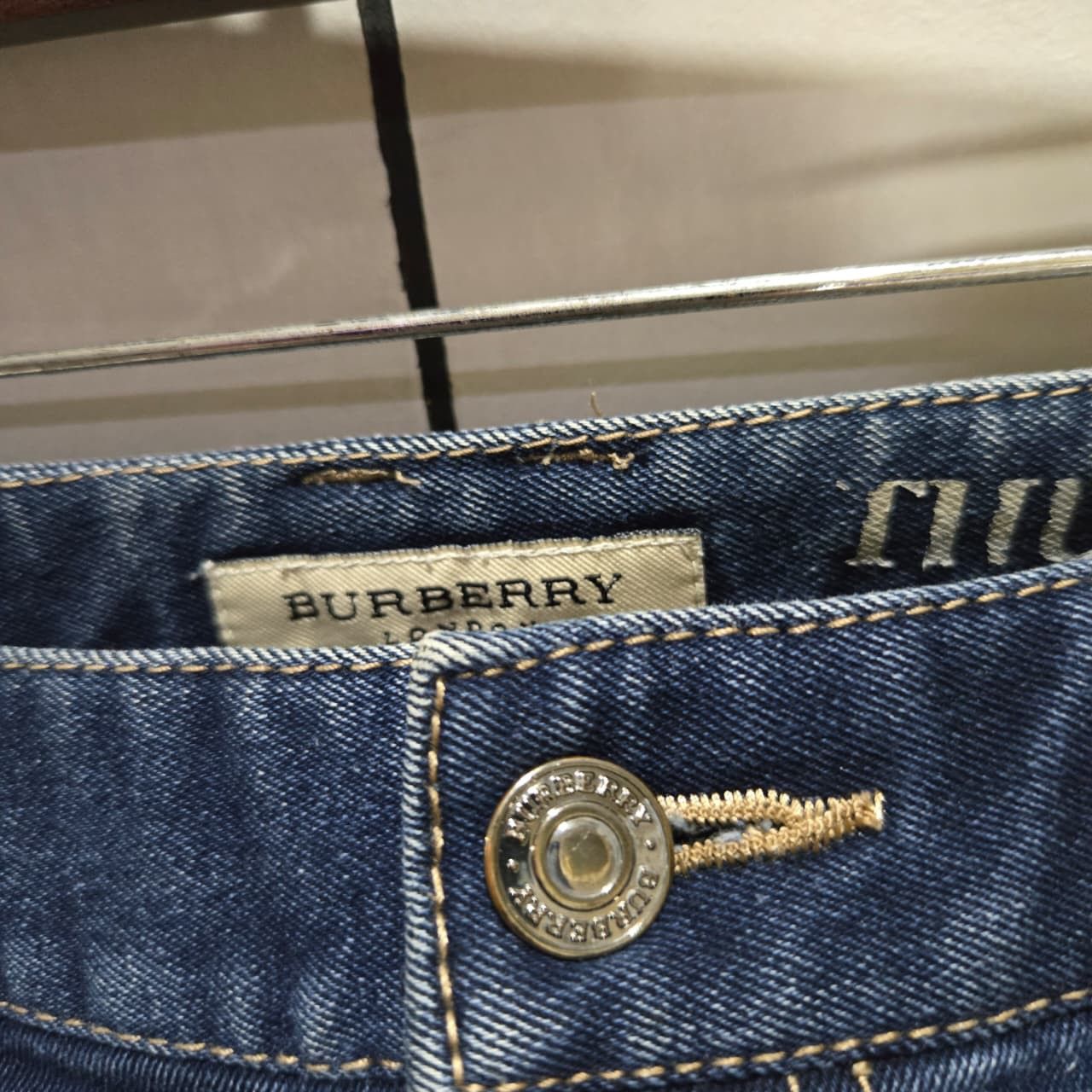 Burberry Burberry London "Thurleston" Vintage Nova Check Cuff Denim Size 25" / US 0 / IT 36 - 6 Thumbnail