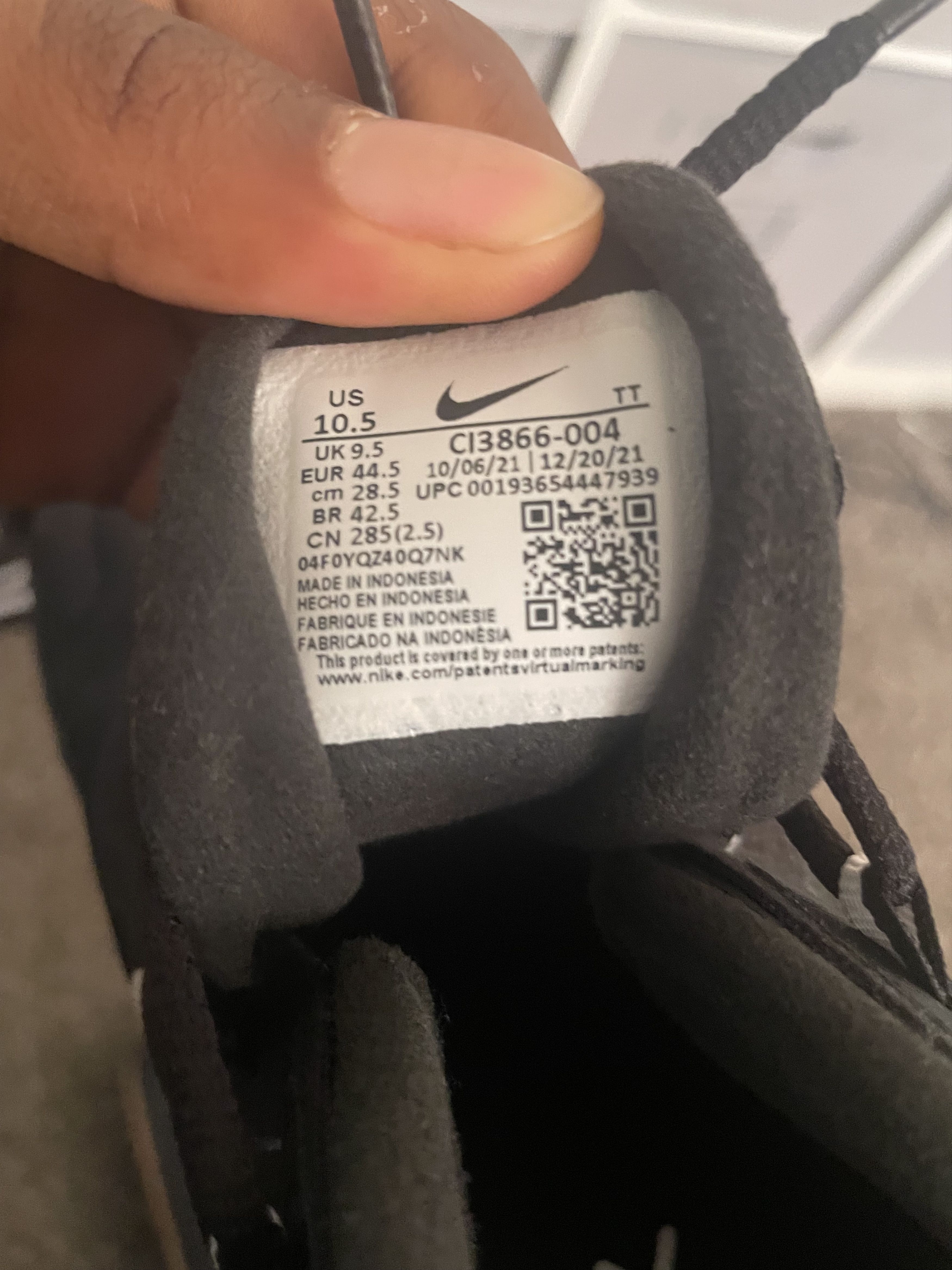 Nike Nike Men's Air Max 270 React Size US 10.5 / EU 43-44 - 9 Thumbnail