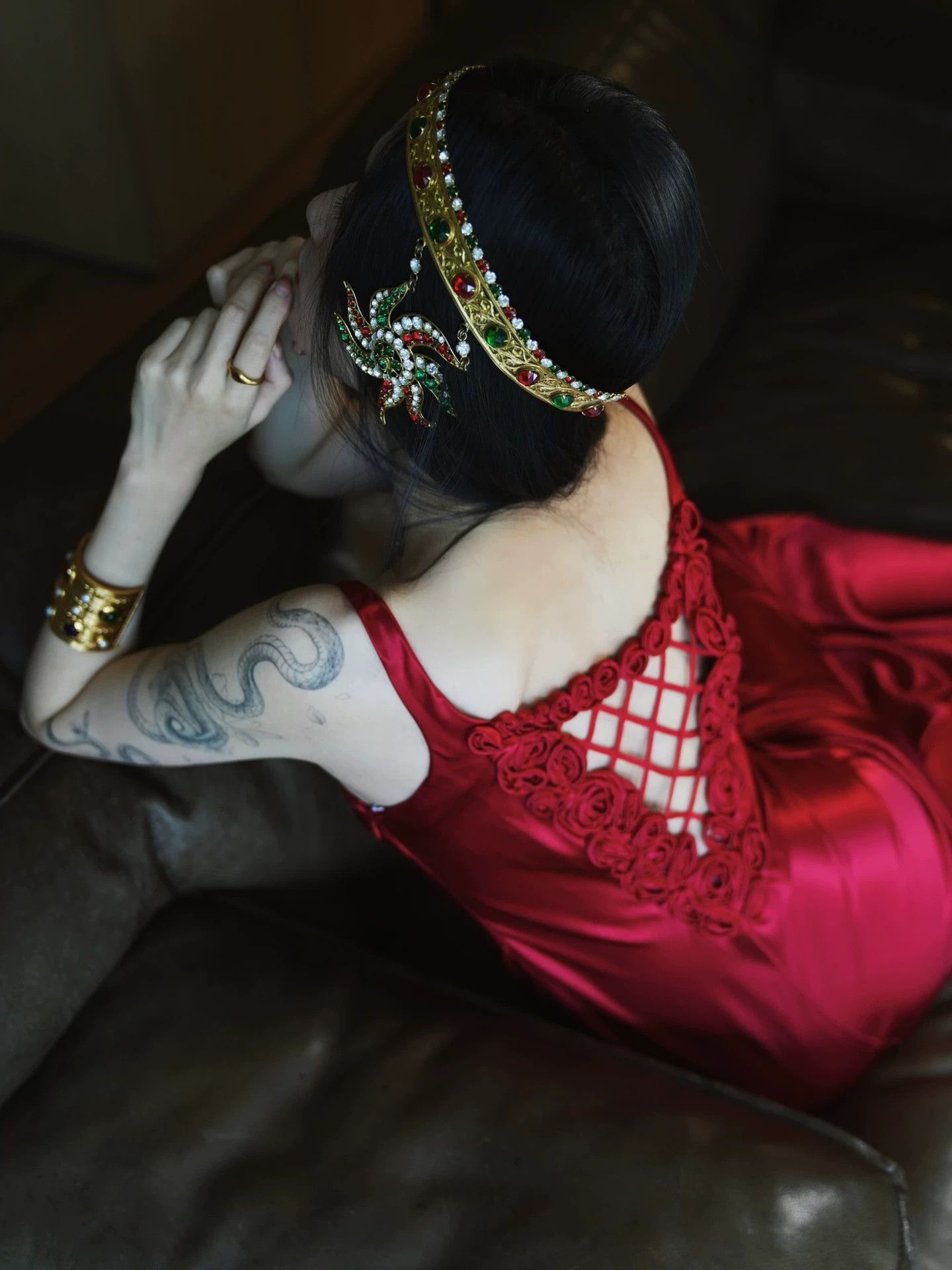 Vintage Vintage USA Red Embroidered Rose Satin Backless Long Dress Size L / US 10 / IT 46 - 3 Thumbnail