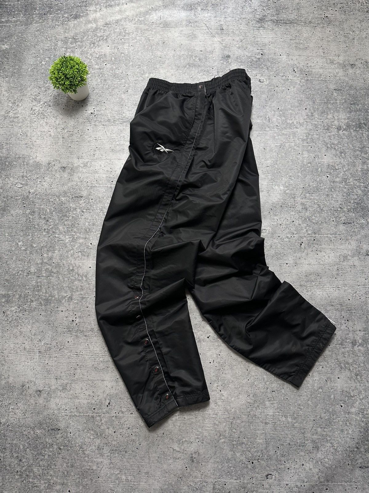 Reebok Vintage 90s Reebok Basketball Track Sweat Nylon Pants Size US 34 / EU 50 - 2 Thumbnail