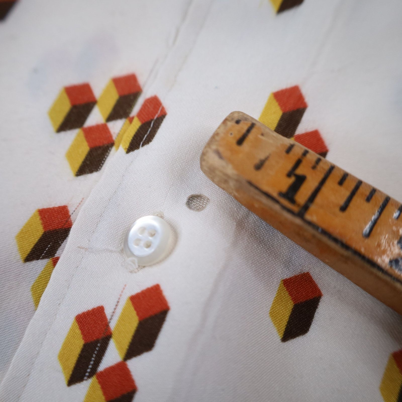 Vintage True VTG Arrow Sportswear Geometric Print Button Up Shirt Size US XL / EU 56 / 4 - 8 Thumbnail