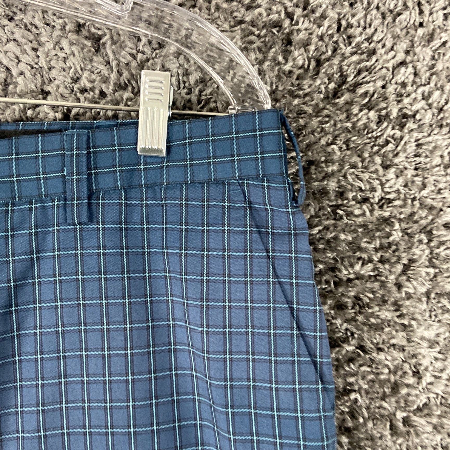 Izod IZOD Golf Blue Plaid Shorts Men’s 33 Size US 33 - 3 Thumbnail