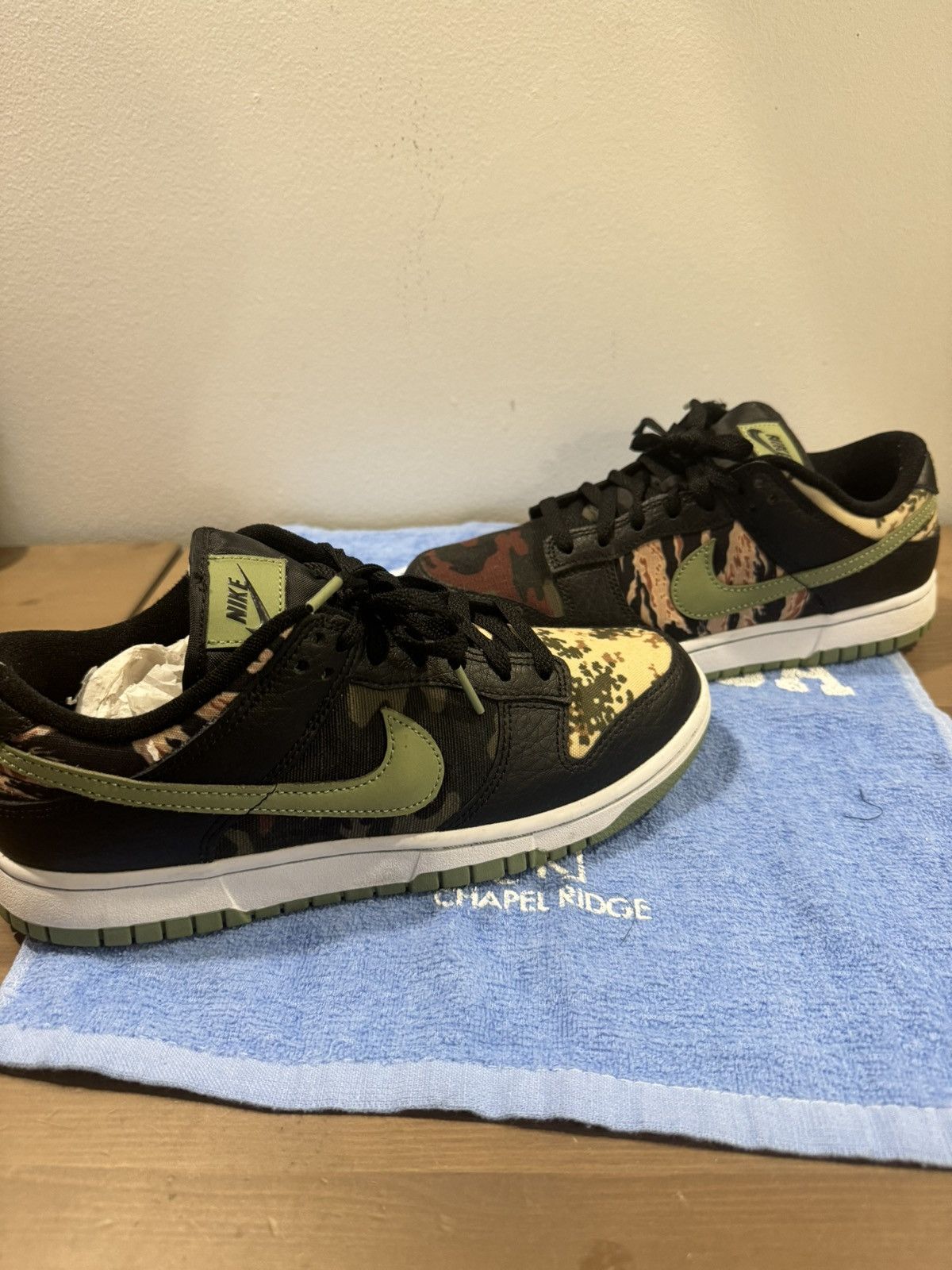 Nike Nike Dunk Low Crazy Camo Size US 9 / IT 39 - 2 Thumbnail