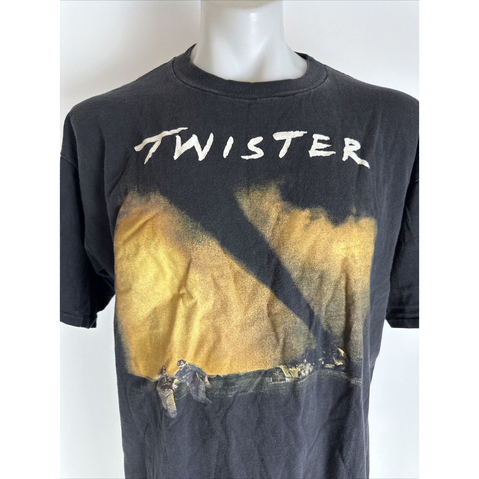 Vintage Vintage Pyramid 90's Twister Movie Promo T Shirt Men’s XL Size US XL / EU 56 / 4 - 2 Thumbnail