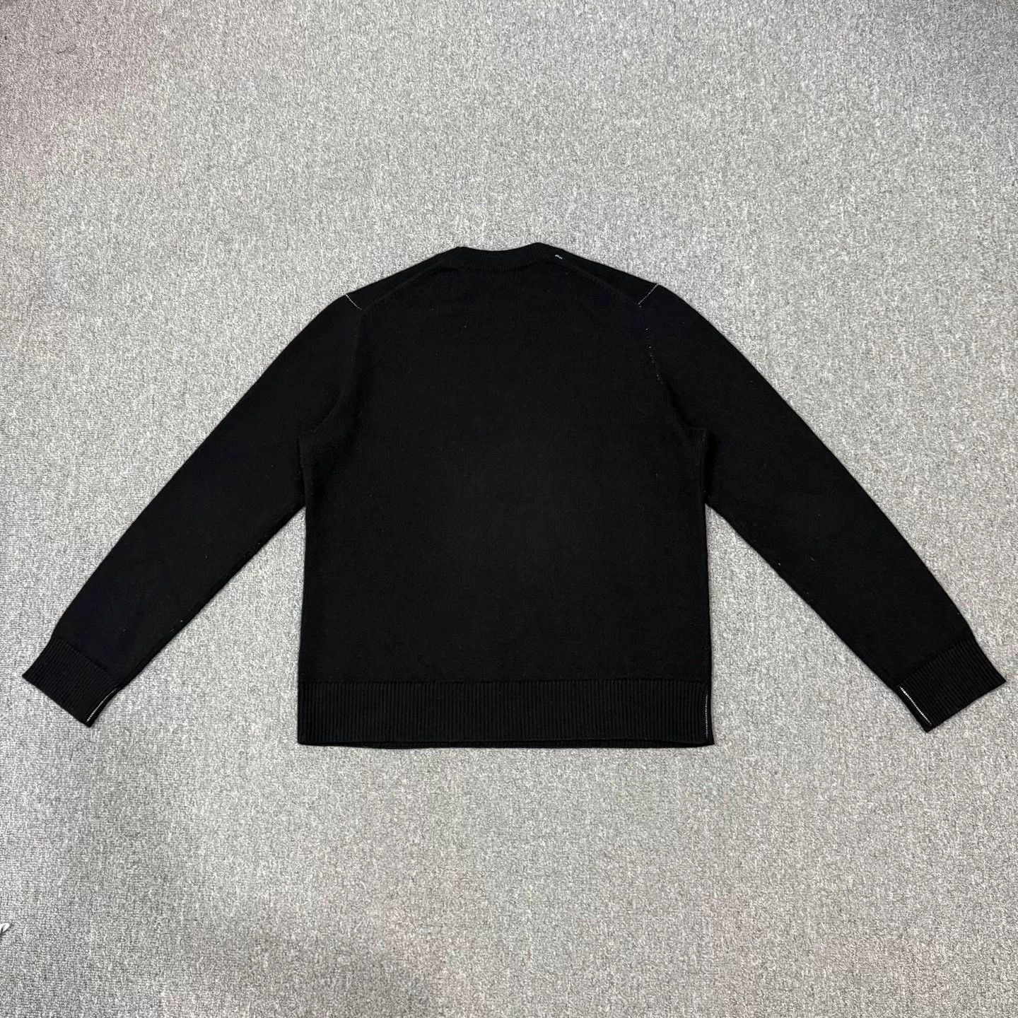 Burberry Burberry Black Knit Sweater M Hem TB Logo 99new Size US M / EU 48-50 / 2 - 2 Thumbnail