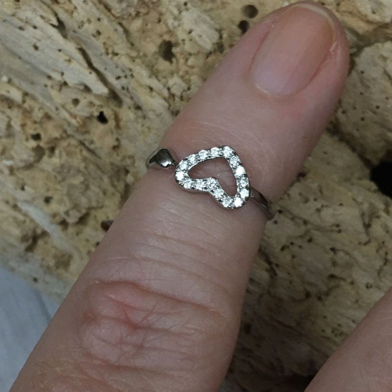 The Unbranded Brand Sterling Silver CZ Heart Toe Ring Midi Ring Size ONE SIZE - 1 Thumbnail