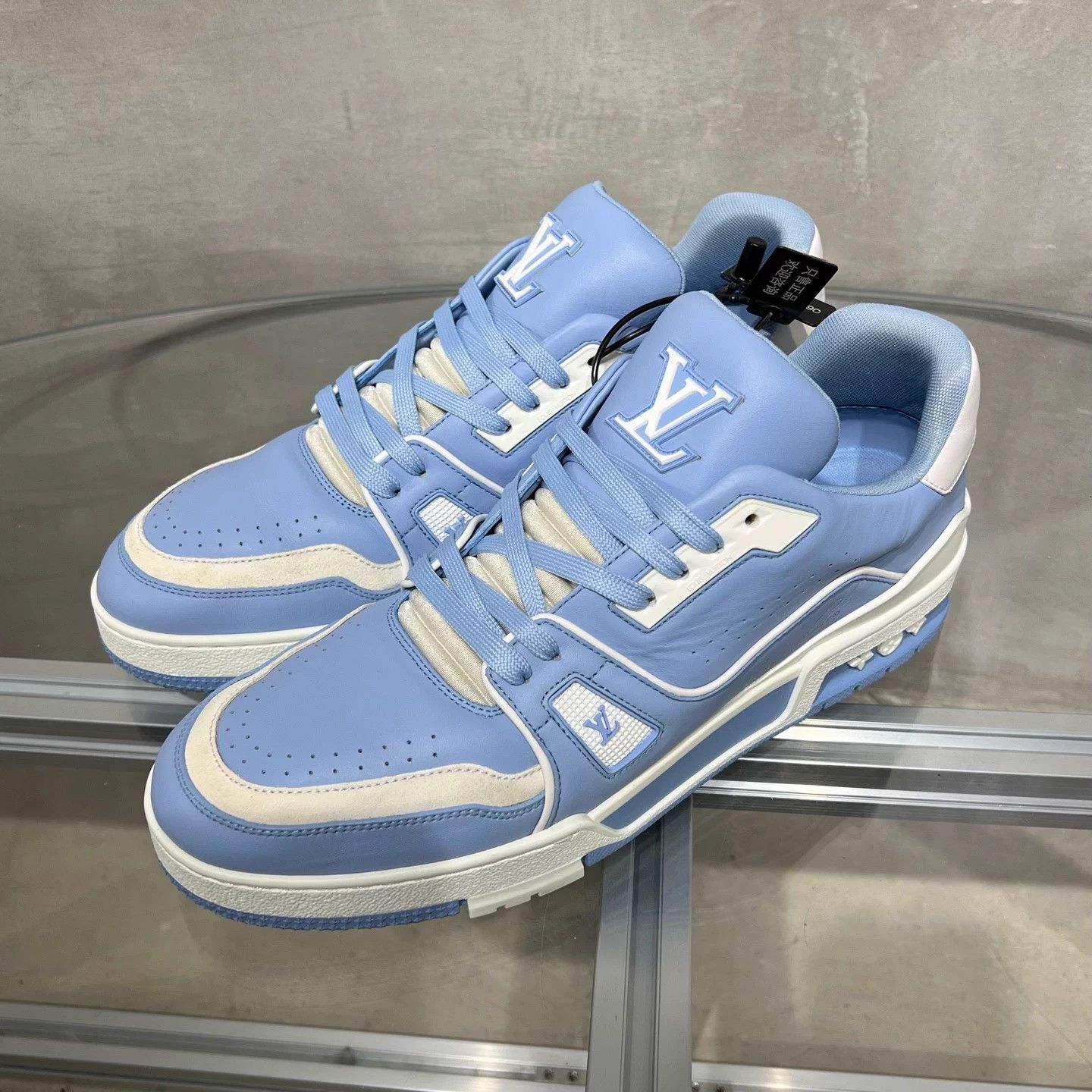 Louis Vuitton LV Trainer white blue UK8/42 Size US 9 / EU 42 - 2 Thumbnail
