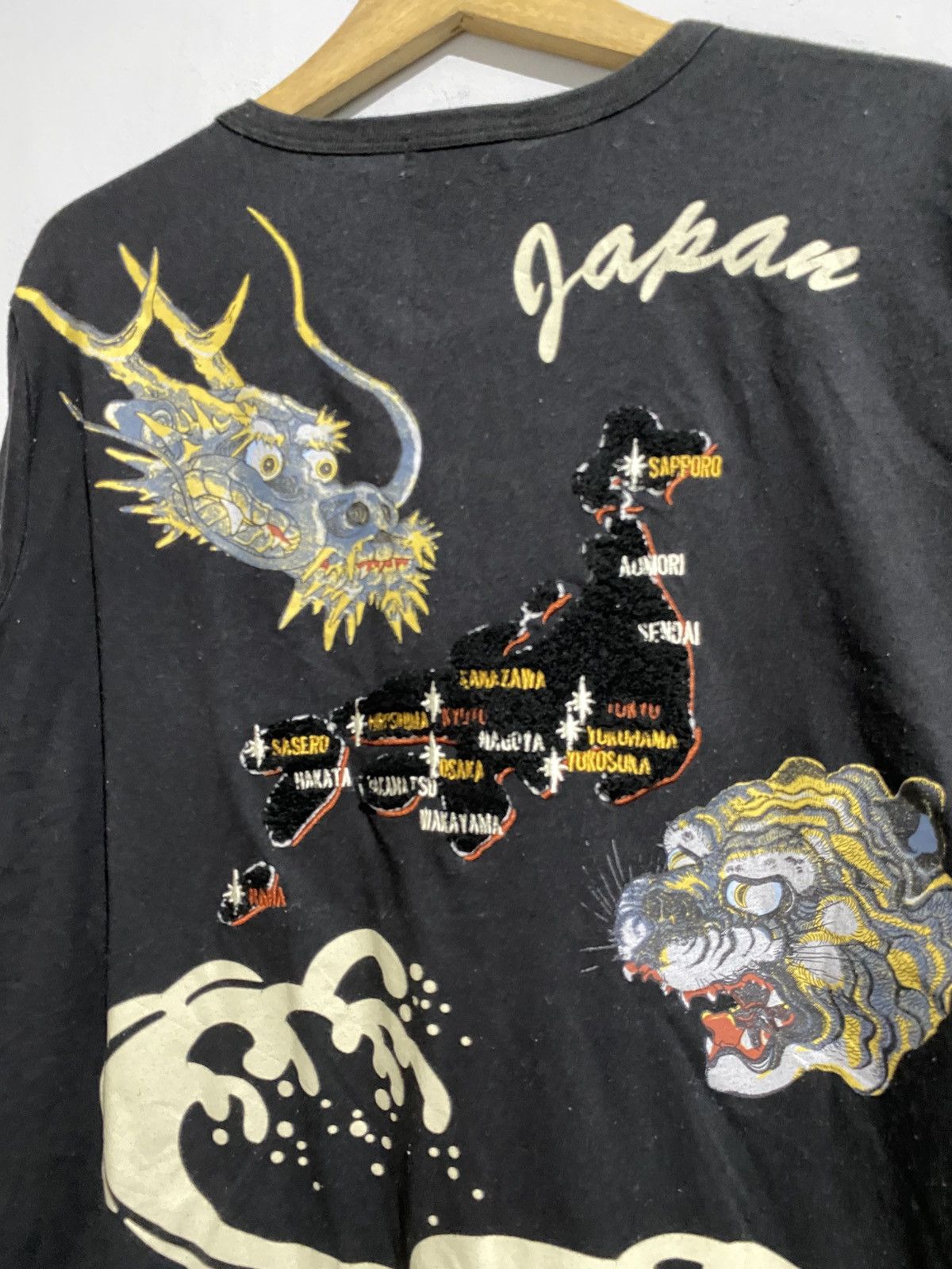 Japanese Brand Vintage Lap wing sukajan tshirt Size US L / EU 52-54 / 3 - 3 Thumbnail