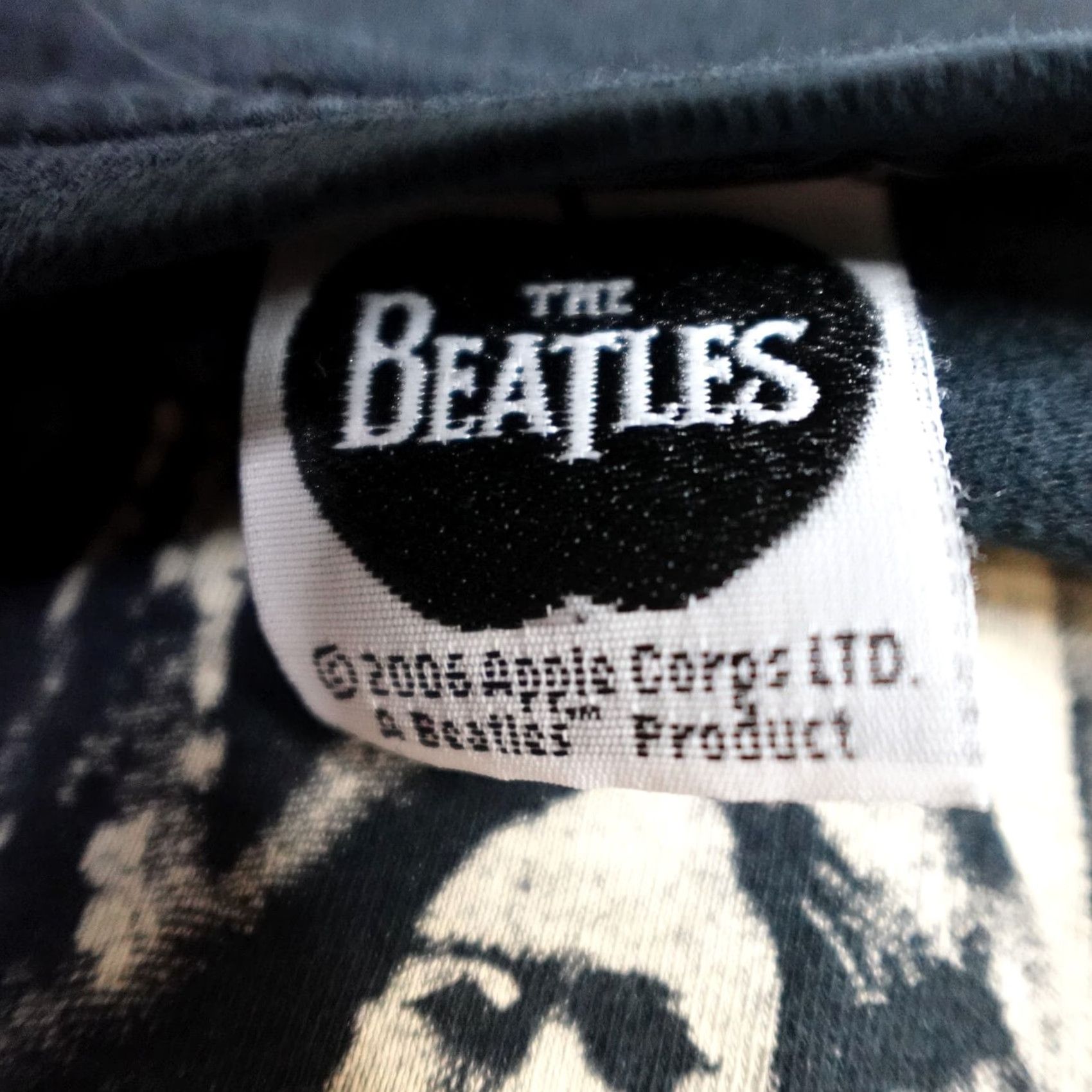 Vintage VINTAGE Beatles T-shirt Small Black Official 2006 Womens Shirt Small Black Band Womens Size S / US 4 / IT 40 - 3 Thumbnail