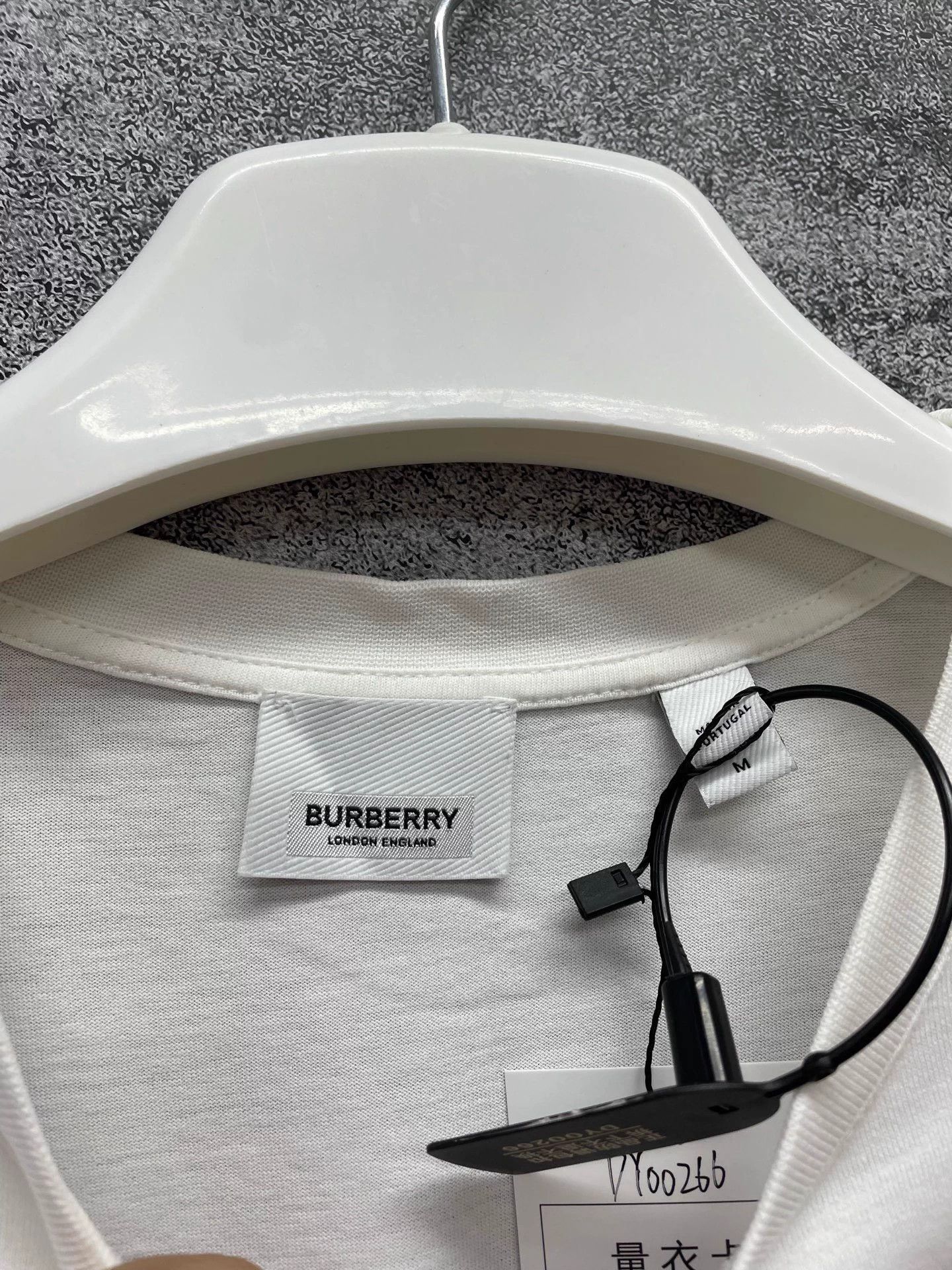 Burberry Burberry New Logo Print SS T-shirt M Mint (Worn 1-2x) Size US M / EU 48-50 / 2 - 6 Thumbnail