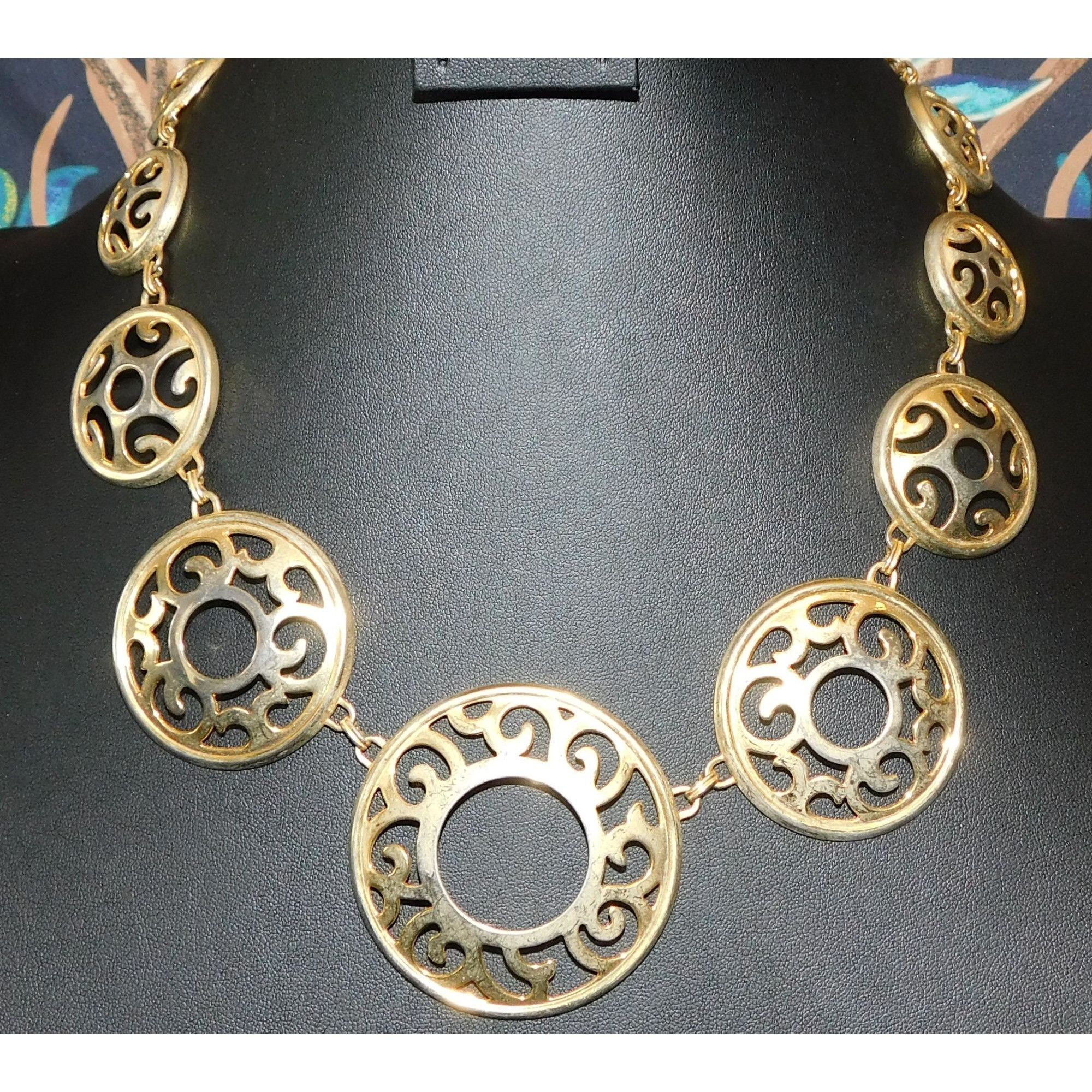 Other Vintage Filigree Cutout Medallion Gold Tone Necklace Size ONE SIZE - 1 Thumbnail
