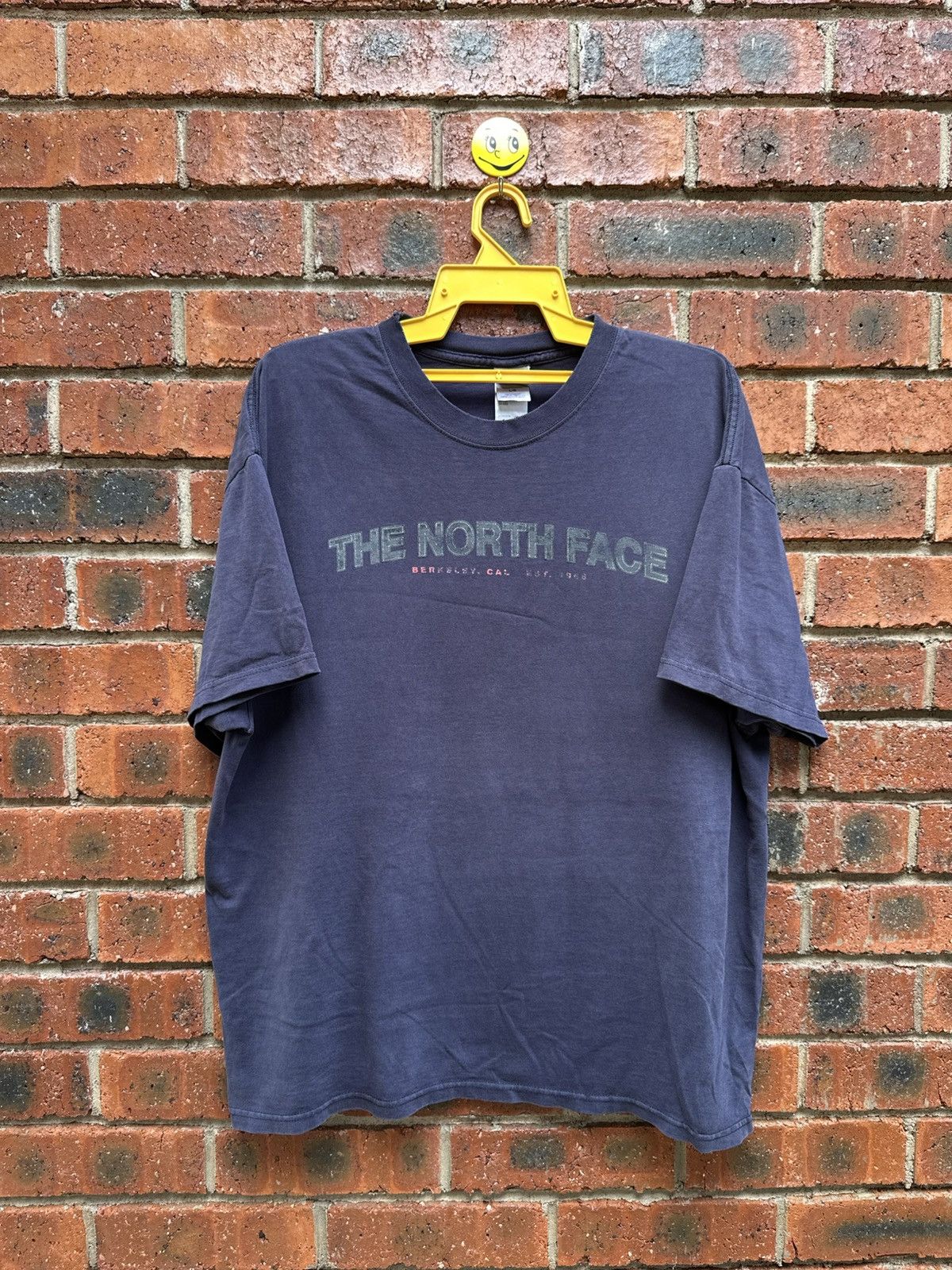 The North Face × Vintage Vintage The North Face 90s Faded Tee Size US L / EU 52-54 / 3 - 1 Thumbnail
