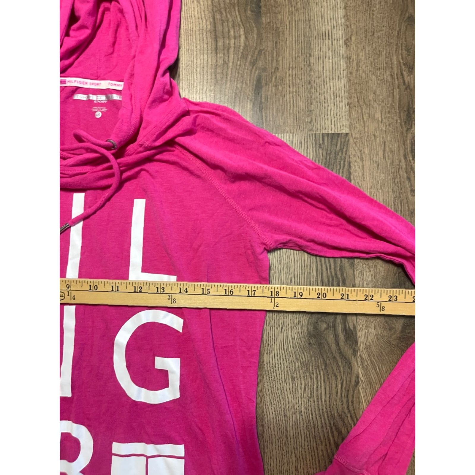 Tommy Hilfiger Tommy Hilfiger Hoodie Womens Large Pink Pullover Logo Brand Regular Size L Casual Modern Logo Pullover Hoodie Mens Womens? Wait. Size L / US 10 / IT 46 - 7 Thumbnail