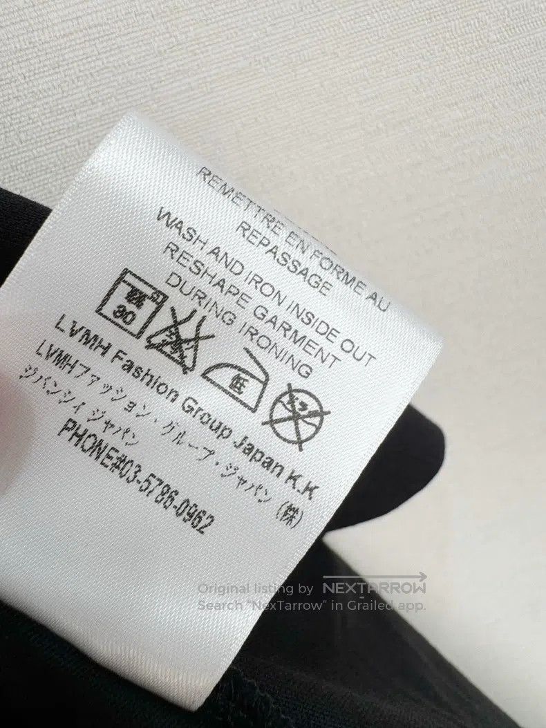 Givenchy Givenchy Classic Shark Print Short Sleeve L Size Size US L / EU 52-54 / 3 - 5 Thumbnail