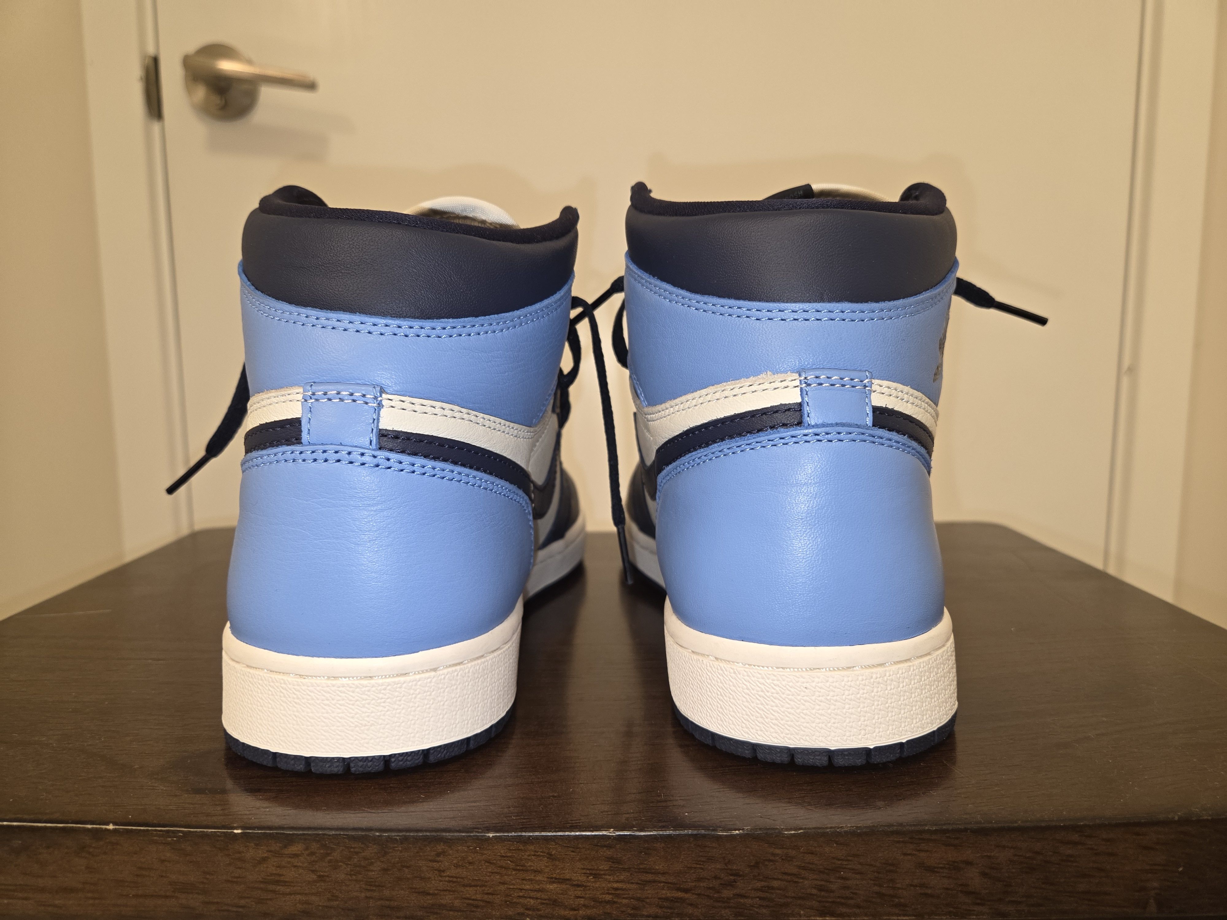 Jordan Brand Retro Air Jordan 1 obsidian, size 9.5 Size US 9.5 / EU 42-43 - 5 Thumbnail