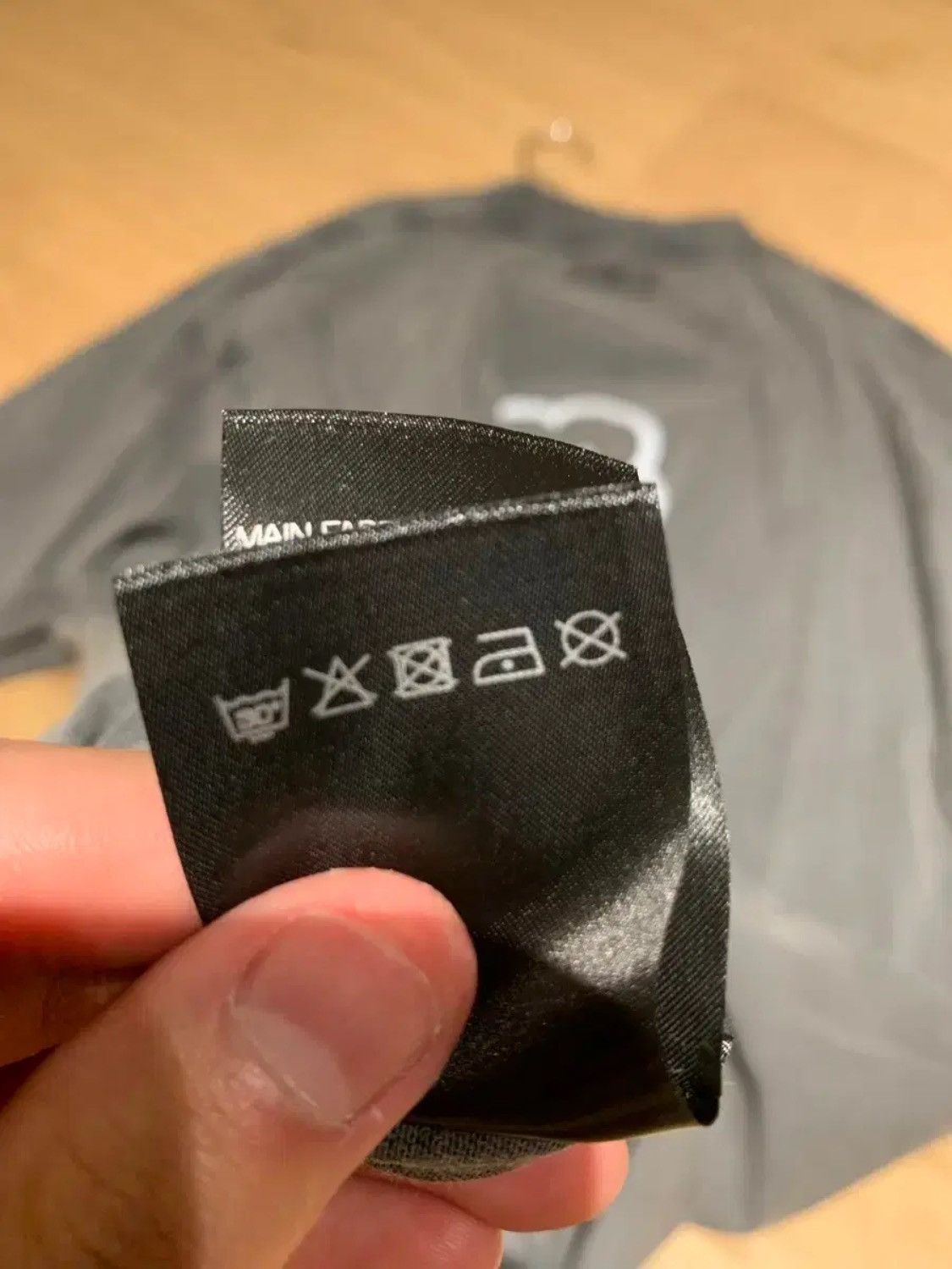 Vetements Vetements Online Cloud Cut Up T-Shirt Size US S / EU 44-46 / 1 - 10 Thumbnail
