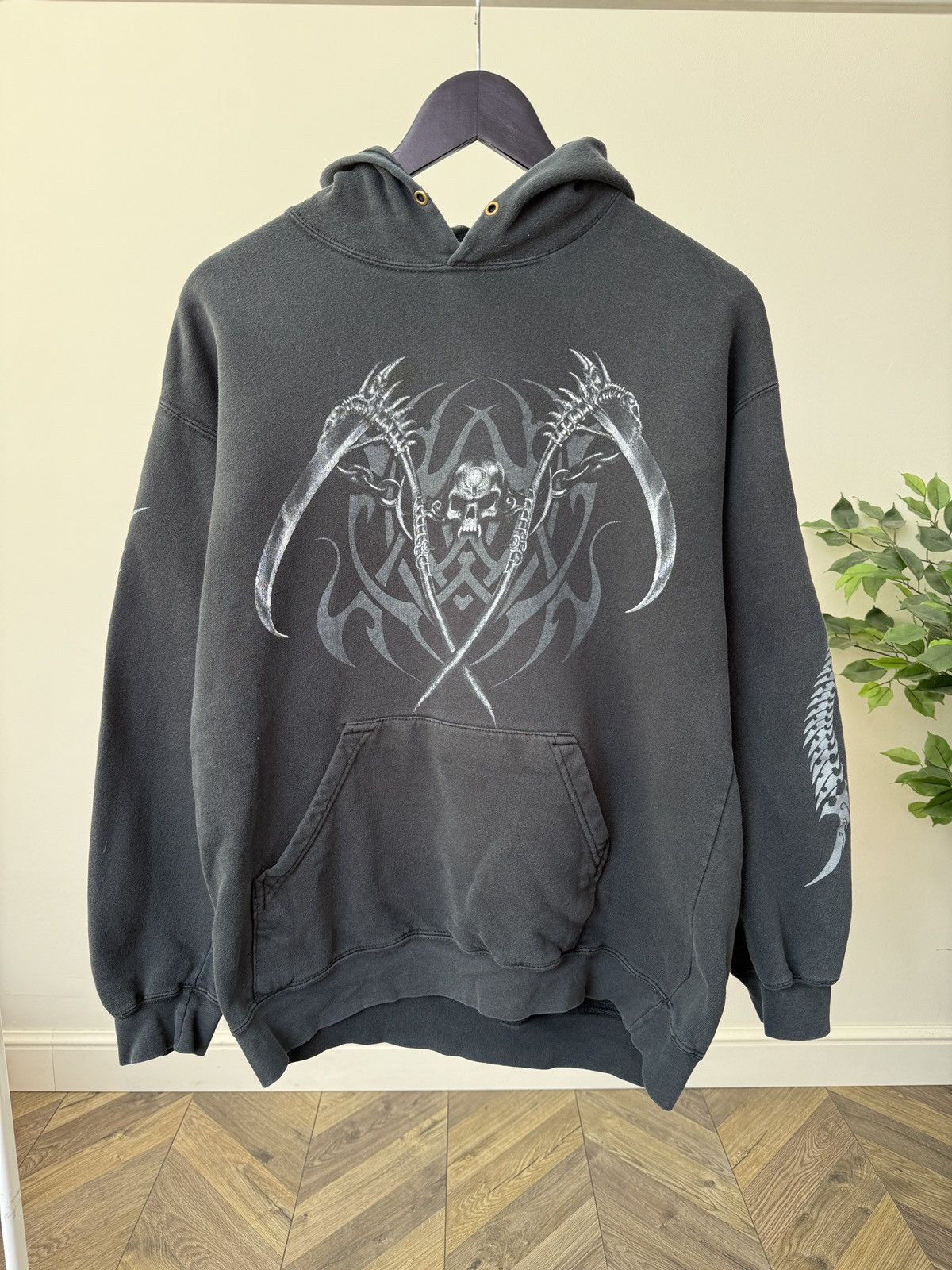 Vintage Vintage Gothic Skull Faded Distressed Y2K Rare Hoodie Size US S / EU 44-46 / 1 - 3 Thumbnail