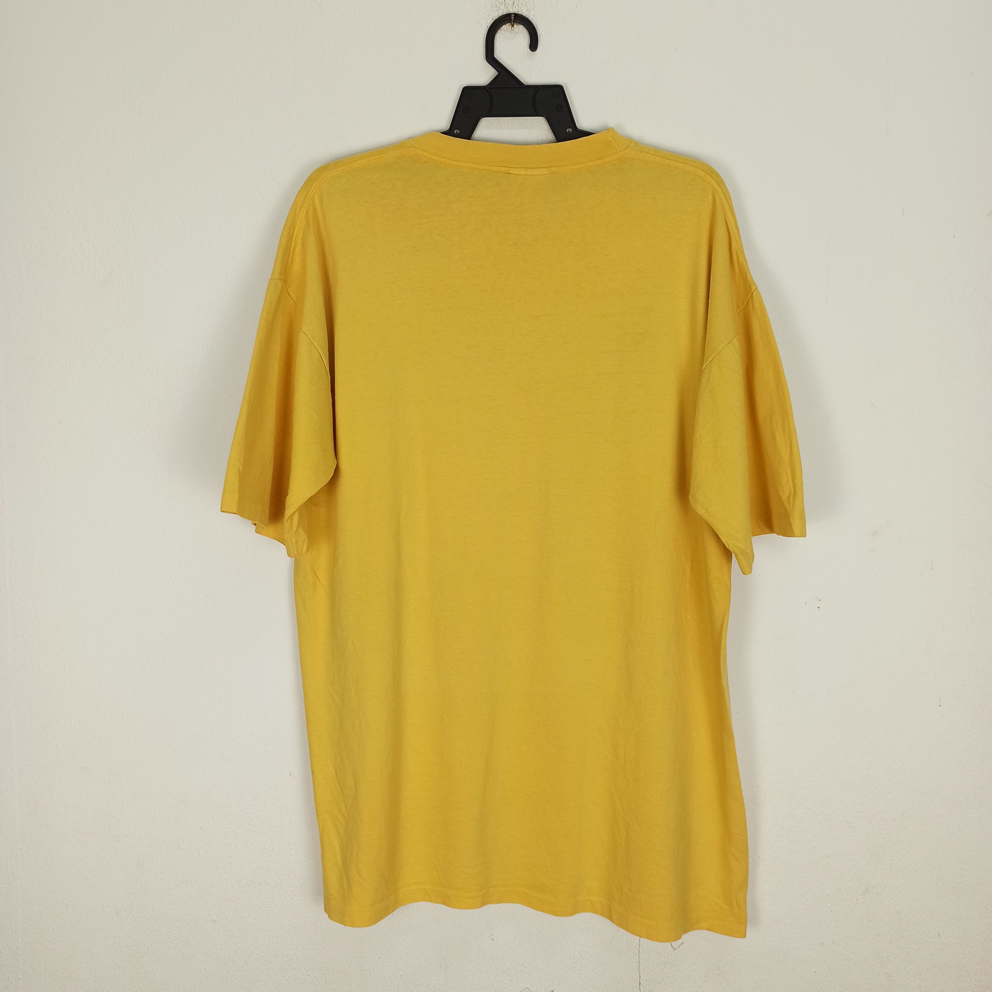 Vintage Very rare Vtg 90s Gold gym Tshirt Size US L / EU 52-54 / 3 - 6 Thumbnail