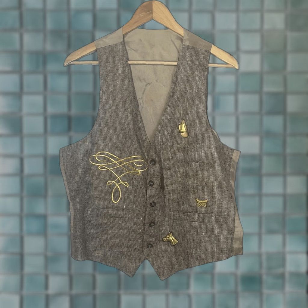 Vintage VINTAGE Men’s Vest Waistcoat with Metal Embellishments Horse Stagecoach Wool Brown L Vest Men Brown Size US L / EU 52-54 / 3 - 1 Thumbnail