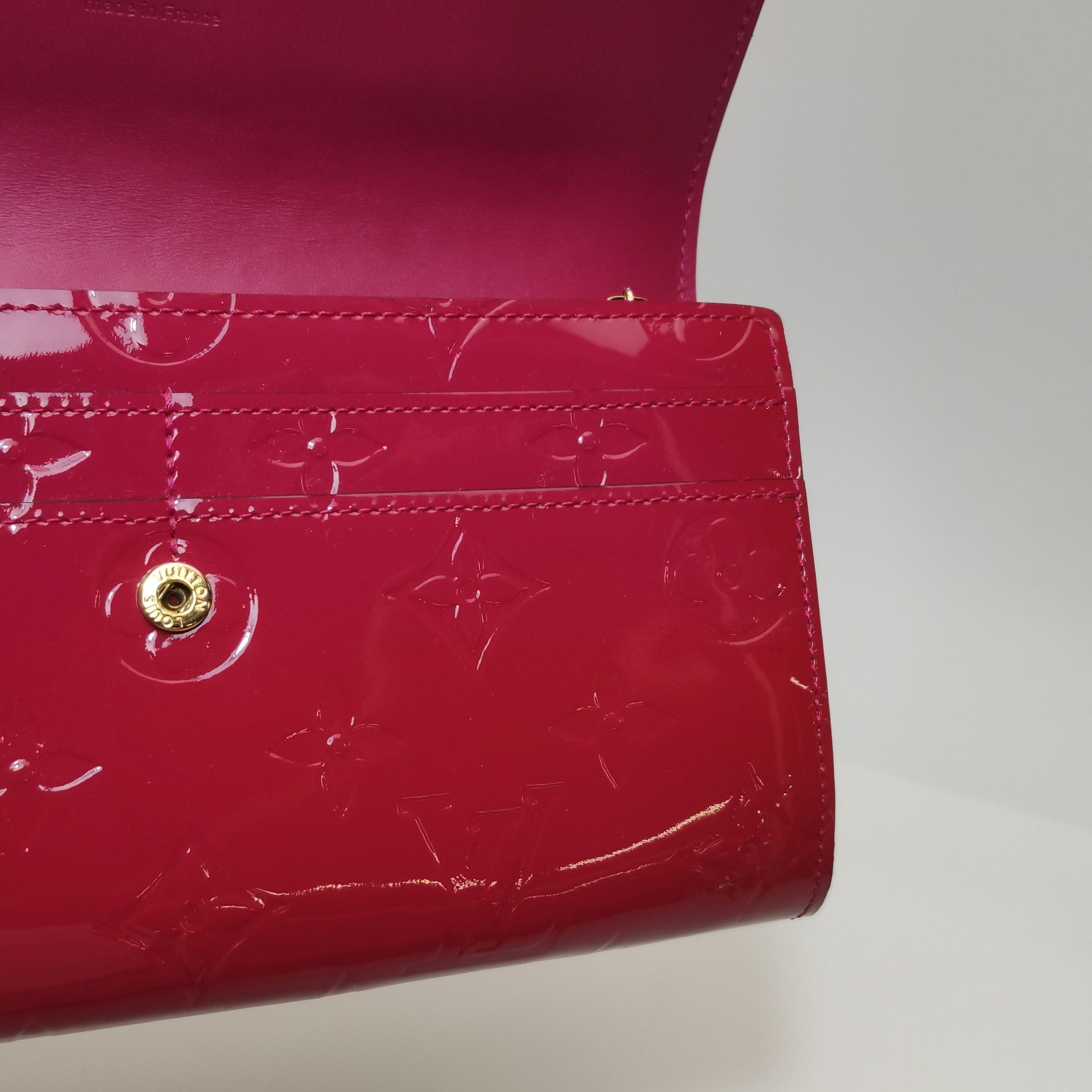 Louis Vuitton Louis Vuitton (LV) Sarah leather patent leather solid color Size ONE SIZE - 8 Thumbnail