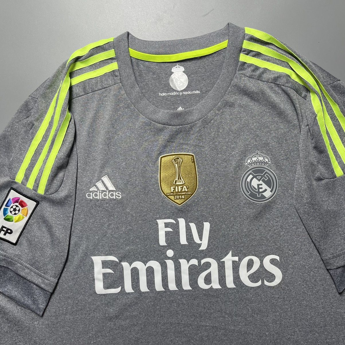 Adidas REAL MADRID ADIDAS 2015/2016 FOOTBALL AWAY JERSEY #7 RONALDO Size US XL / EU 56 / 4 - 4 Thumbnail