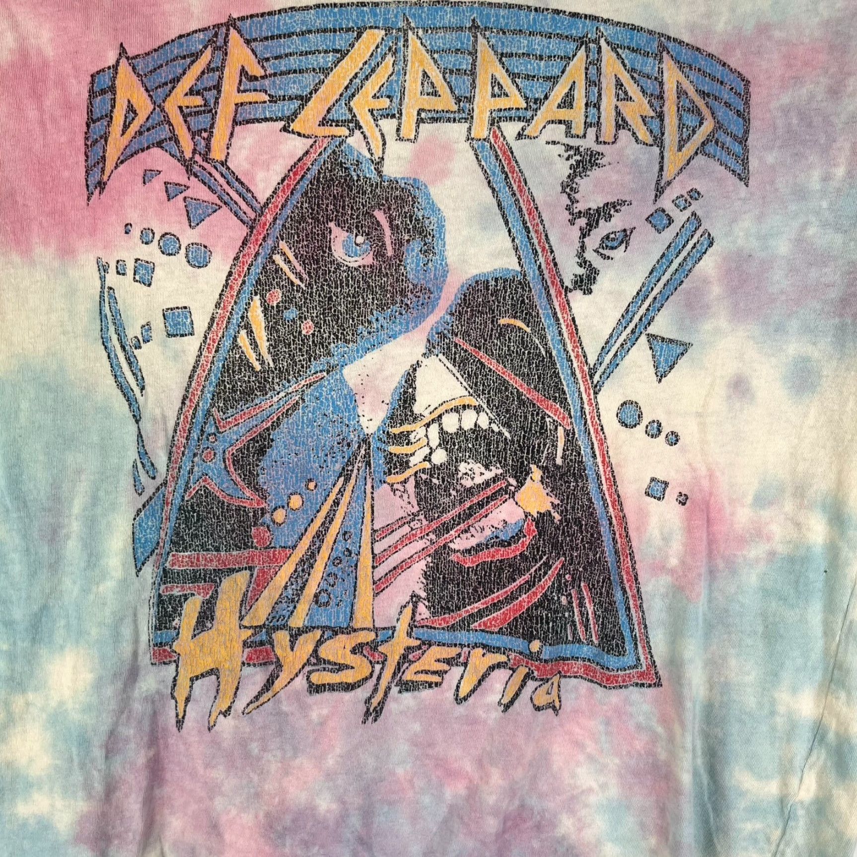 Vintage VINTAGE Def Leppard Hysteria Tie Dye Adult Size L Purple Graphic Tee Size L / US 10 / IT 46 - 2 Thumbnail