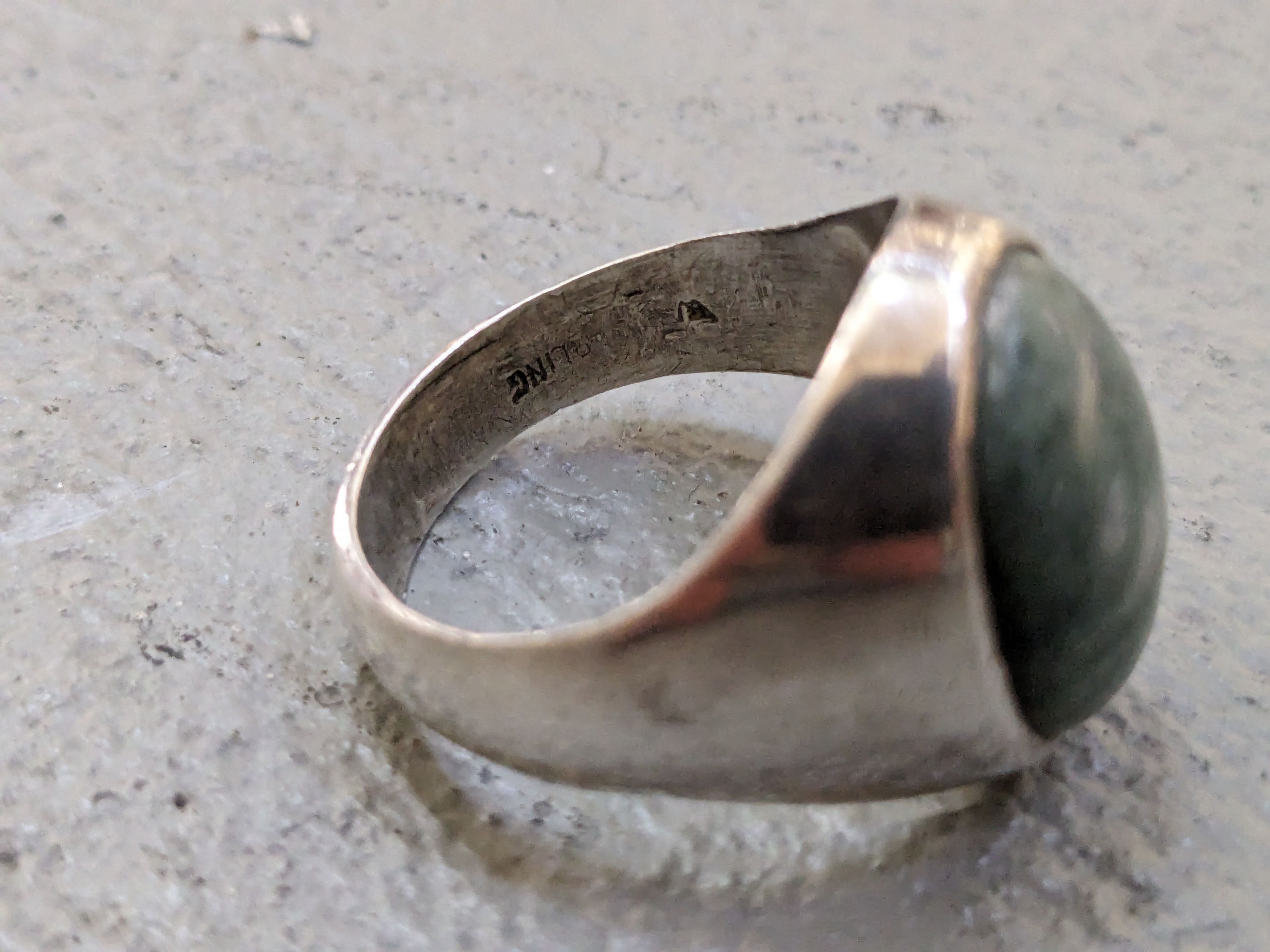 Jewelry Sterling Silver Ring 11 Green Agate Oval Modern Size ONE SIZE - 8 Thumbnail
