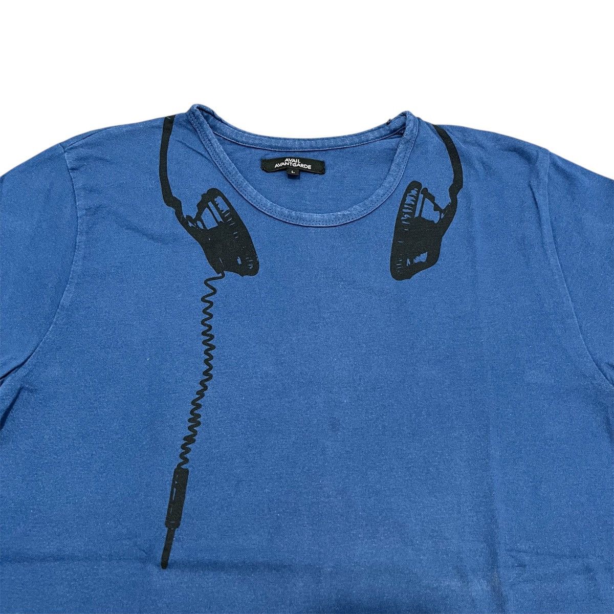 Japanese Brand 2000s Avail Headphones Tee Shirt Lgb Style Size US S / EU 44-46 / 1 - 2 Thumbnail