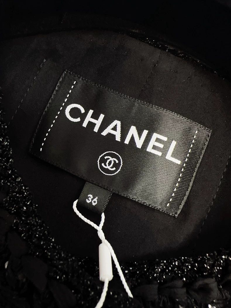 Chanel Chanel 25s black glitter classic round-neck braided jacket Size XS / US 0-2 / IT 36-38 - 5 Thumbnail
