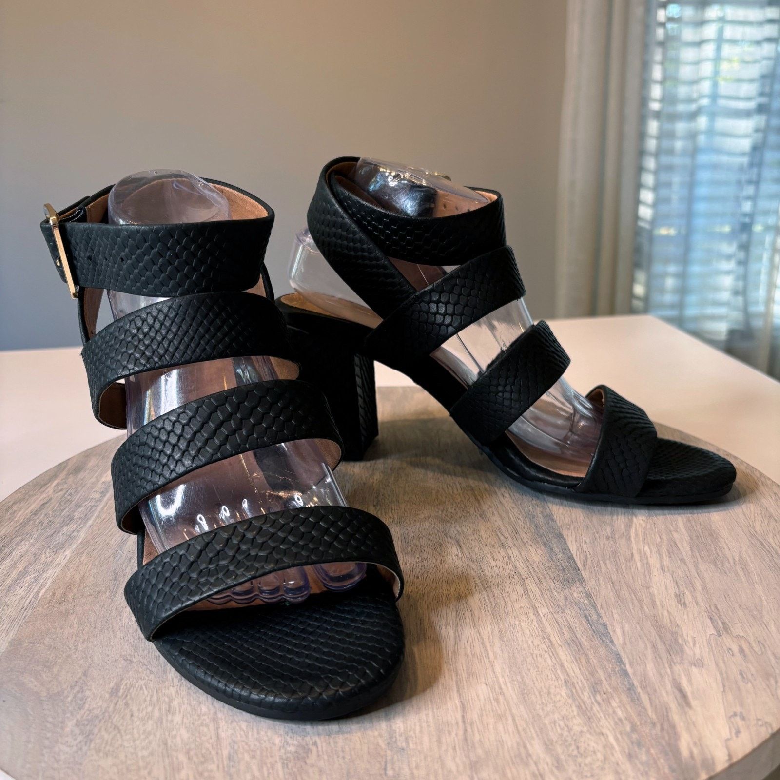 Vionic Vionic Blaire Sandals Black Snake Embossed Leather Size 9.5 Size US 9.5 / IT 39.5 - 1 Thumbnail
