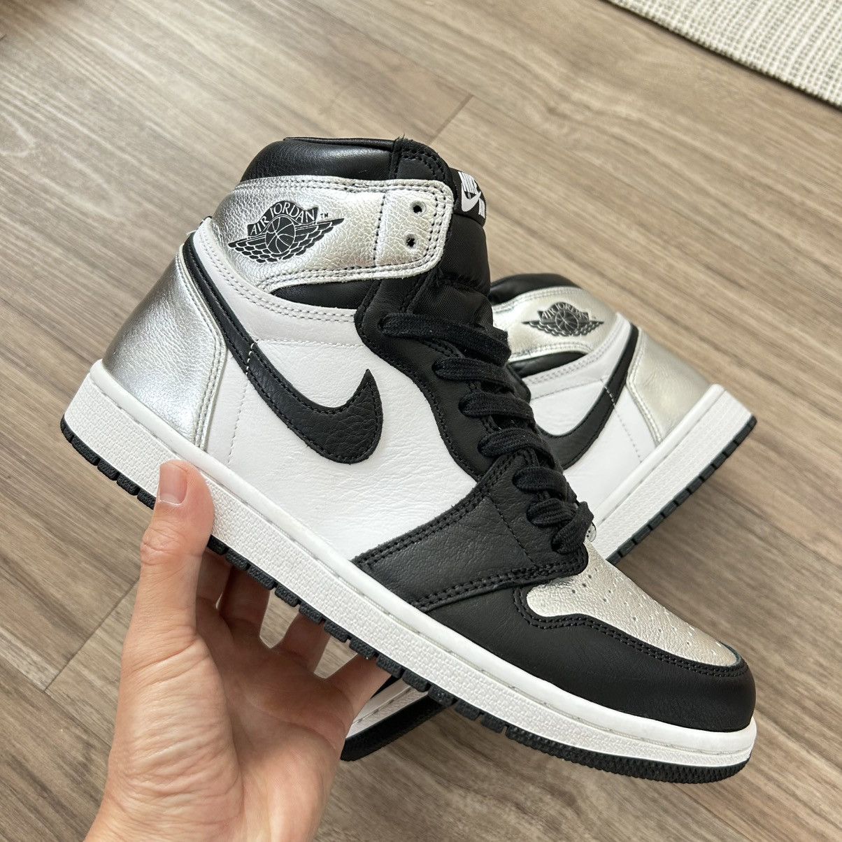 Jordan Brand 2021 Air Jordan 1 Silver Toe sz 7.5M / 9W Size US 7.5 / EU 40-41 - 2 Thumbnail