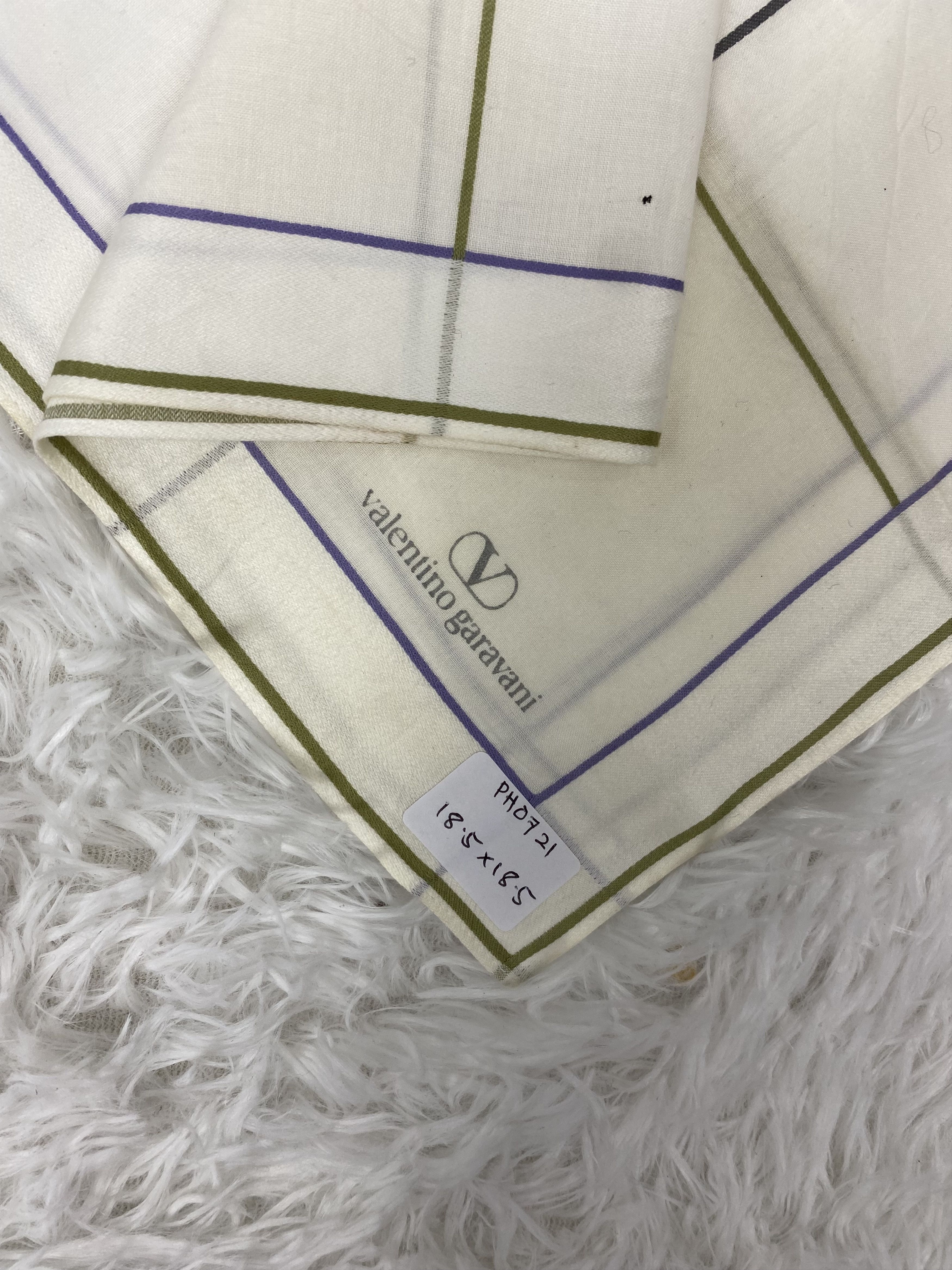 Valentino × Vintage Vintage Valentino Garavani Handkerchief Neckerchief PH0721 Size ONE SIZE - 2 Thumbnail