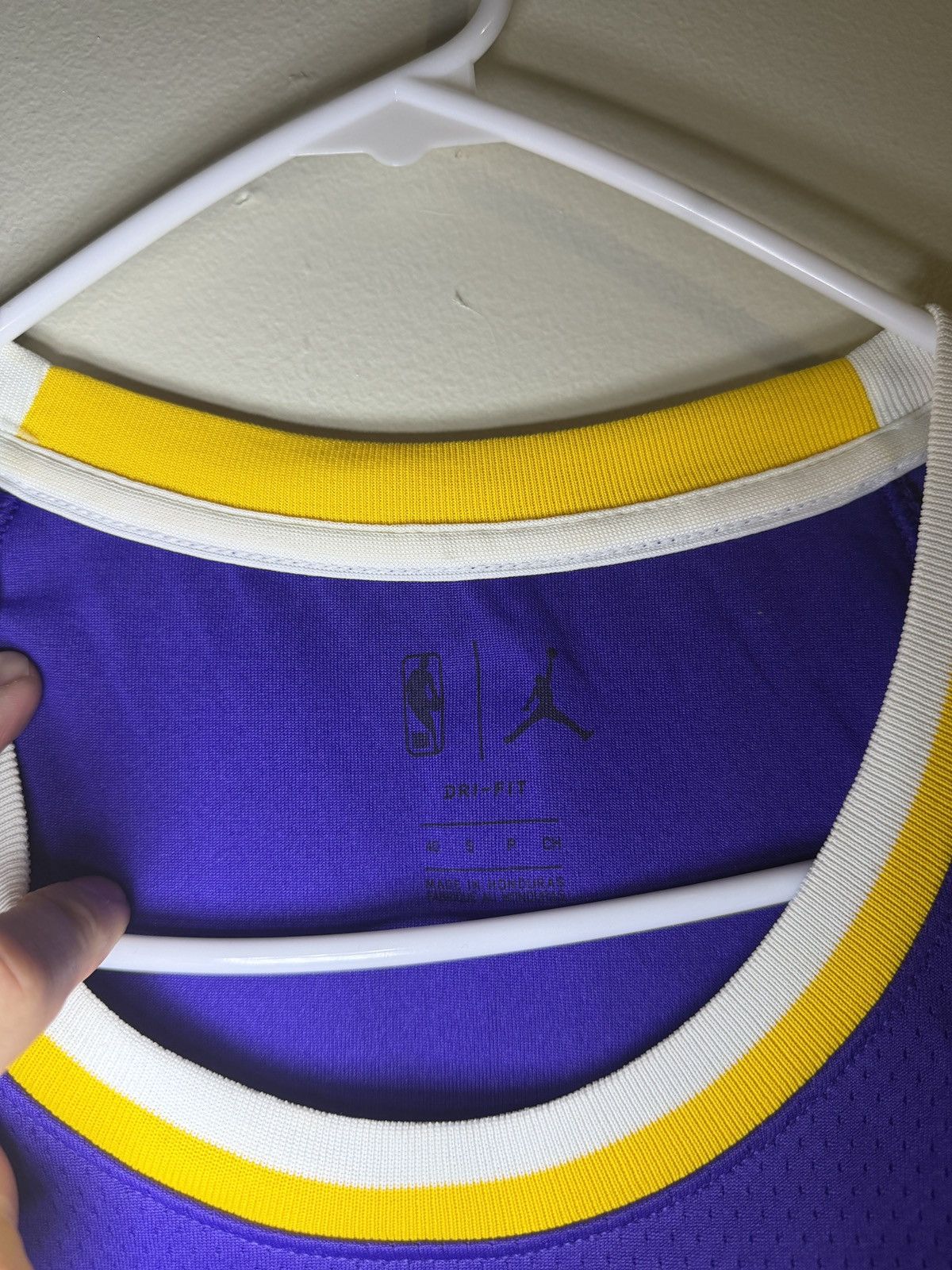 Jordan Brand LA Lakers LeBron James NBA Jersey Size US S / EU 44-46 / 1 - 7 Thumbnail