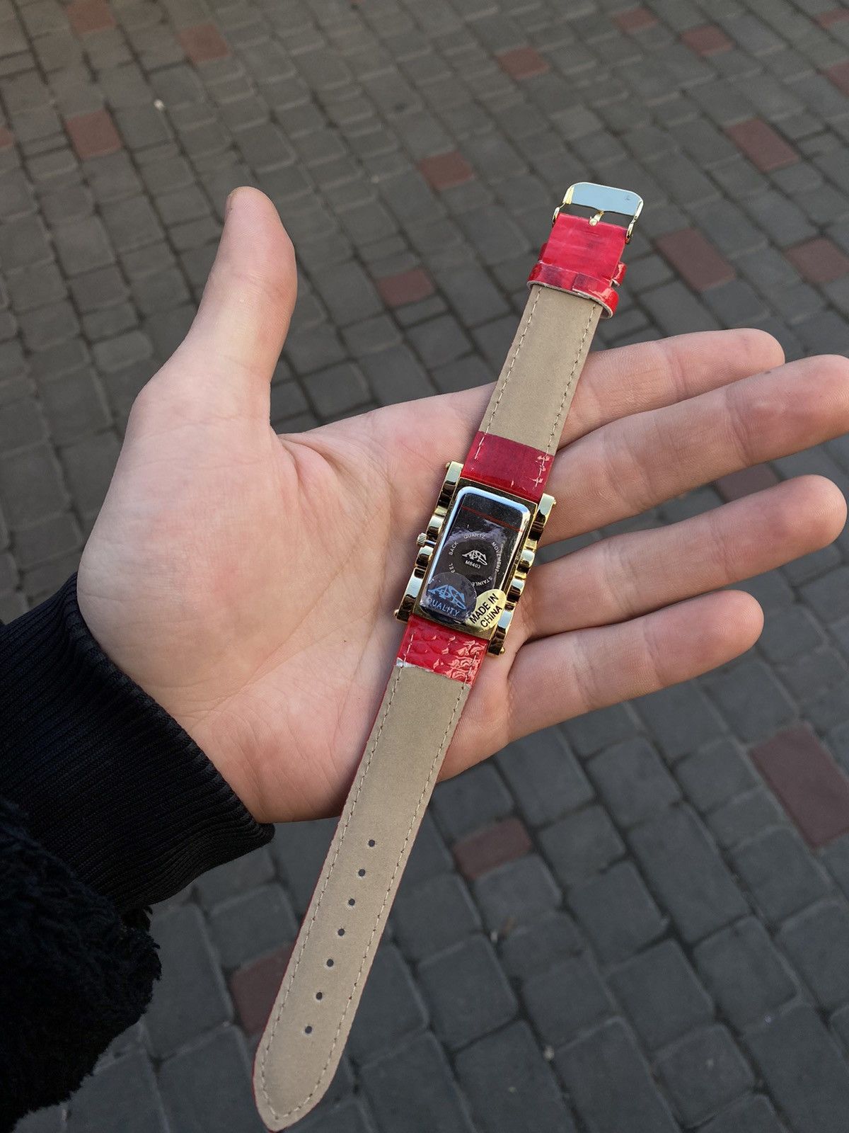 Vintage Red Luxury Wristwatch with Crystals - Japanese Brand Size ONE SIZE - 7 Thumbnail