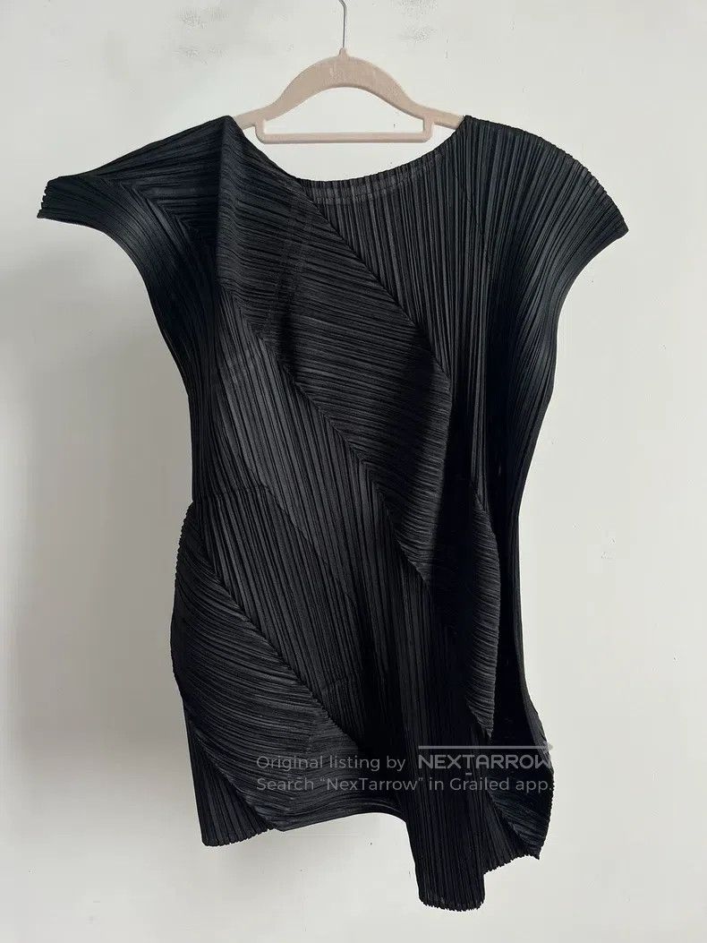 Issey Miyake Issey Miyake size:one size Black Short Sleeve Size XXS / US 00 / IT 34 - 2 Thumbnail
