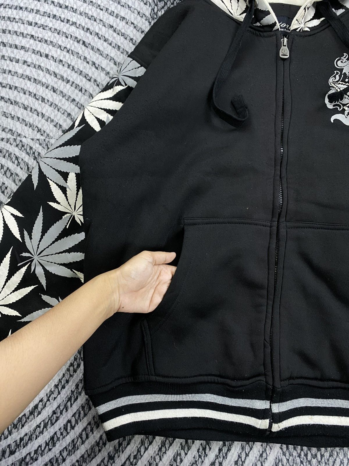 Japanese Brand Vintage Victorious Rare Zipper Bomber Jacket Size US XL / EU 56 / 4 - 6 Thumbnail