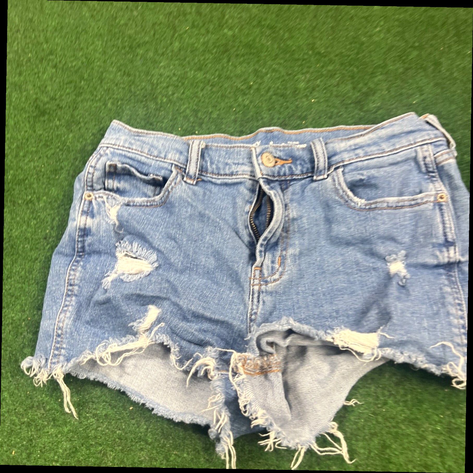 Old Navy Old Navy Boyfriend Cutoffs Jeans Shorts size 0 Blue Denim Mid Rise Raw Hem Size 34" / US 12 / IT 48 - 1 Thumbnail