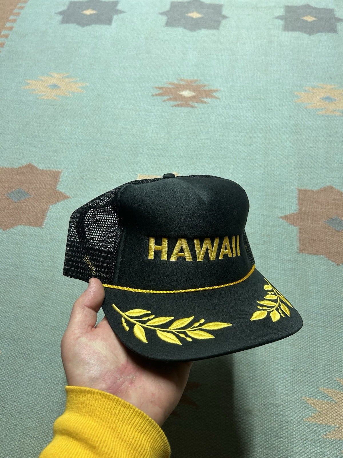 Vintage Vtg trucker hat Hawaii island gold leaf embroidered snapback Size ONE SIZE - 1 Thumbnail