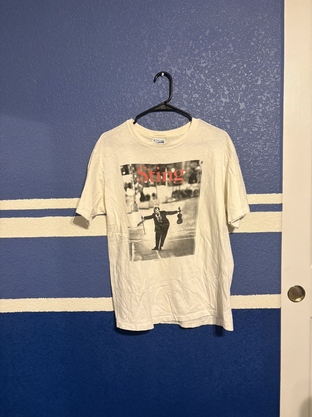 Hanes Sting World Tour Tee 1987 dated Size US L / EU 52-54 / 3 - 2 Thumbnail