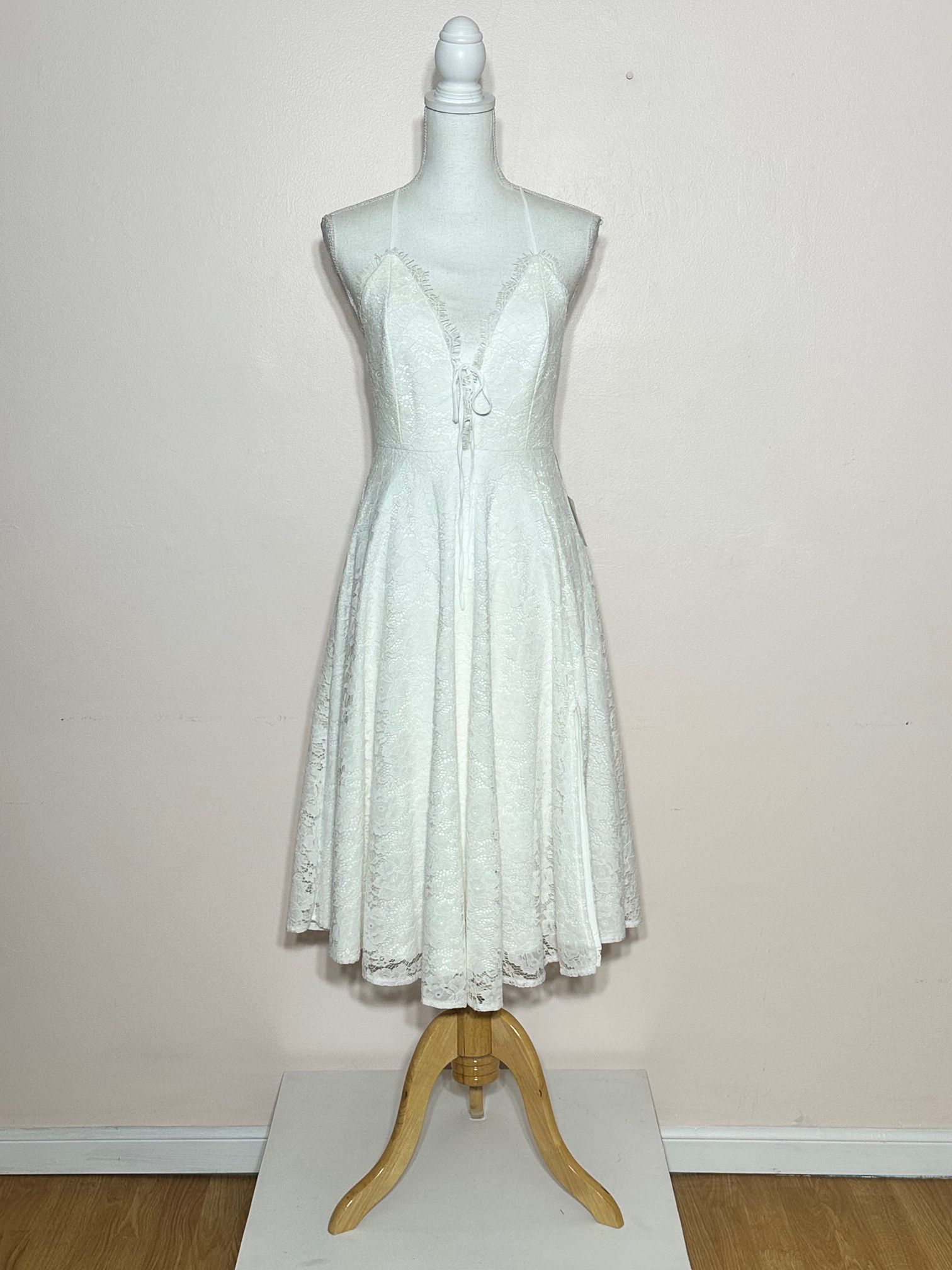 Lulus Lulu's White Lace Midi Dress Size S Size S / US 4 / IT 40 - 1 Thumbnail