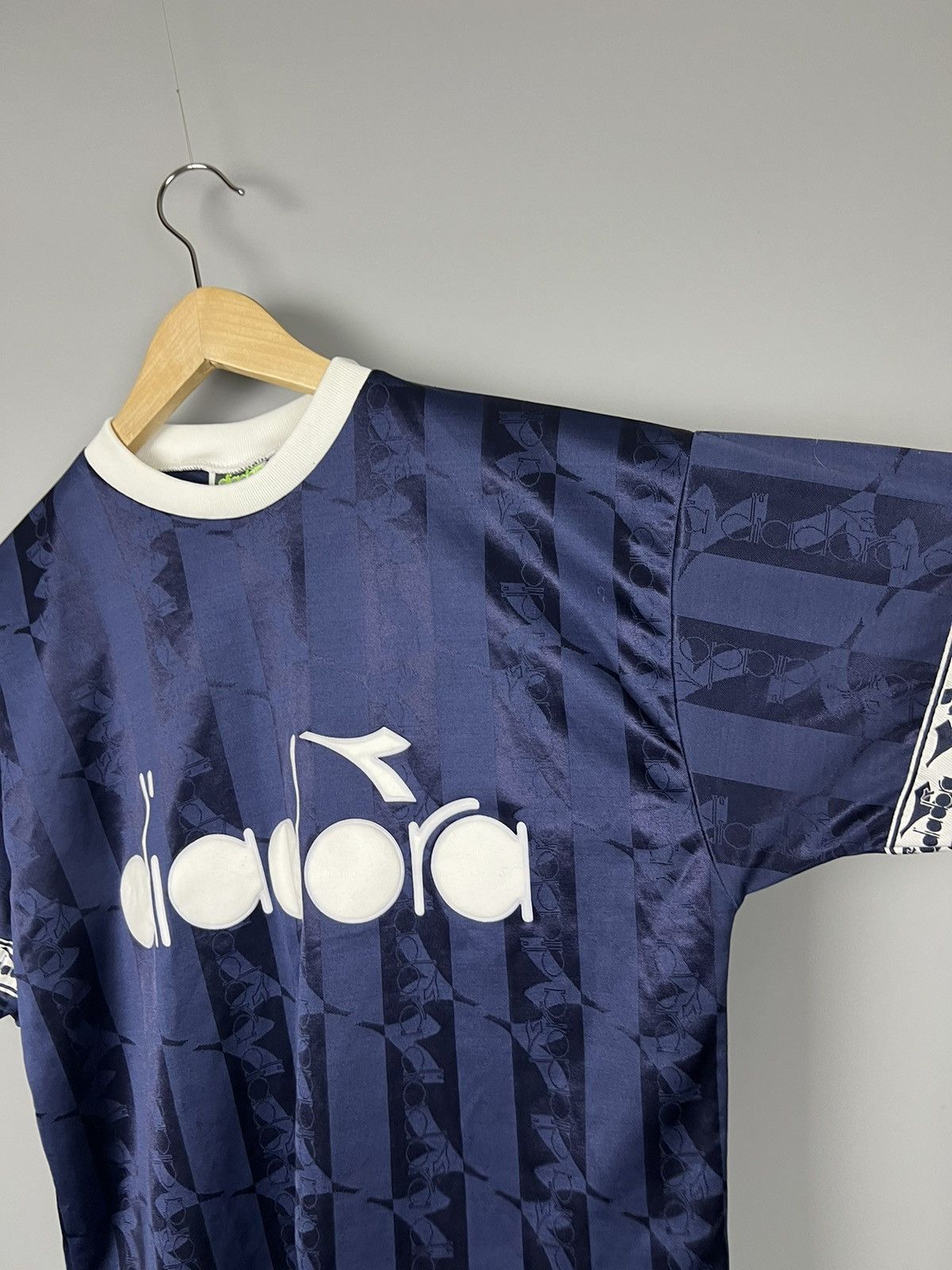 Diadora Vintage Diadora Big Logo T Shirt Tee Baggy Y2K 90s Size US S / EU 44-46 / 1 - 3 Thumbnail