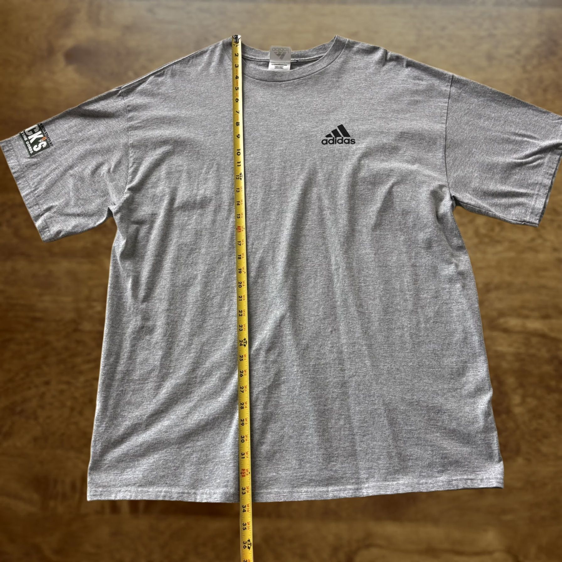 Adidas VINTAGE Adidas Shirt Mens XL Gray Short Sleeve Logo Graphic Tee Sports Training Size US XL / EU 56 / 4 - 1 Thumbnail