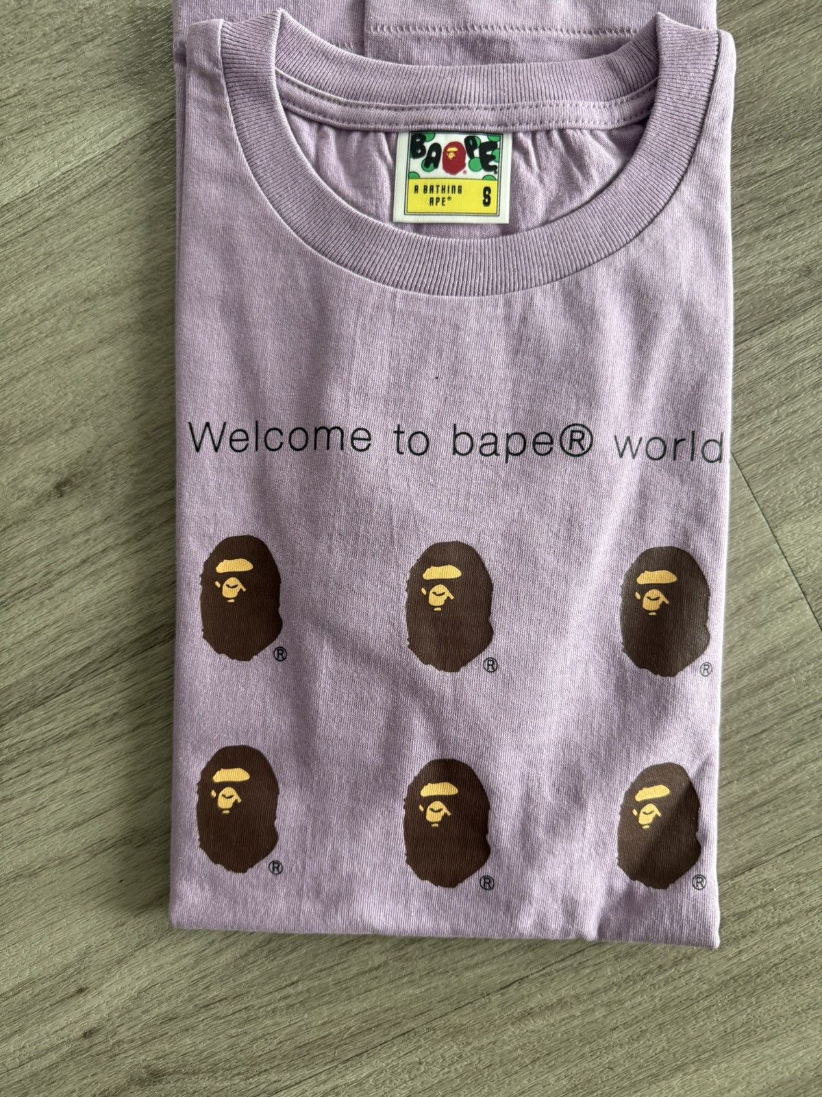 Bape Bape welcome to Bape world tee Size US S / EU 44-46 / 1 - 1 Thumbnail