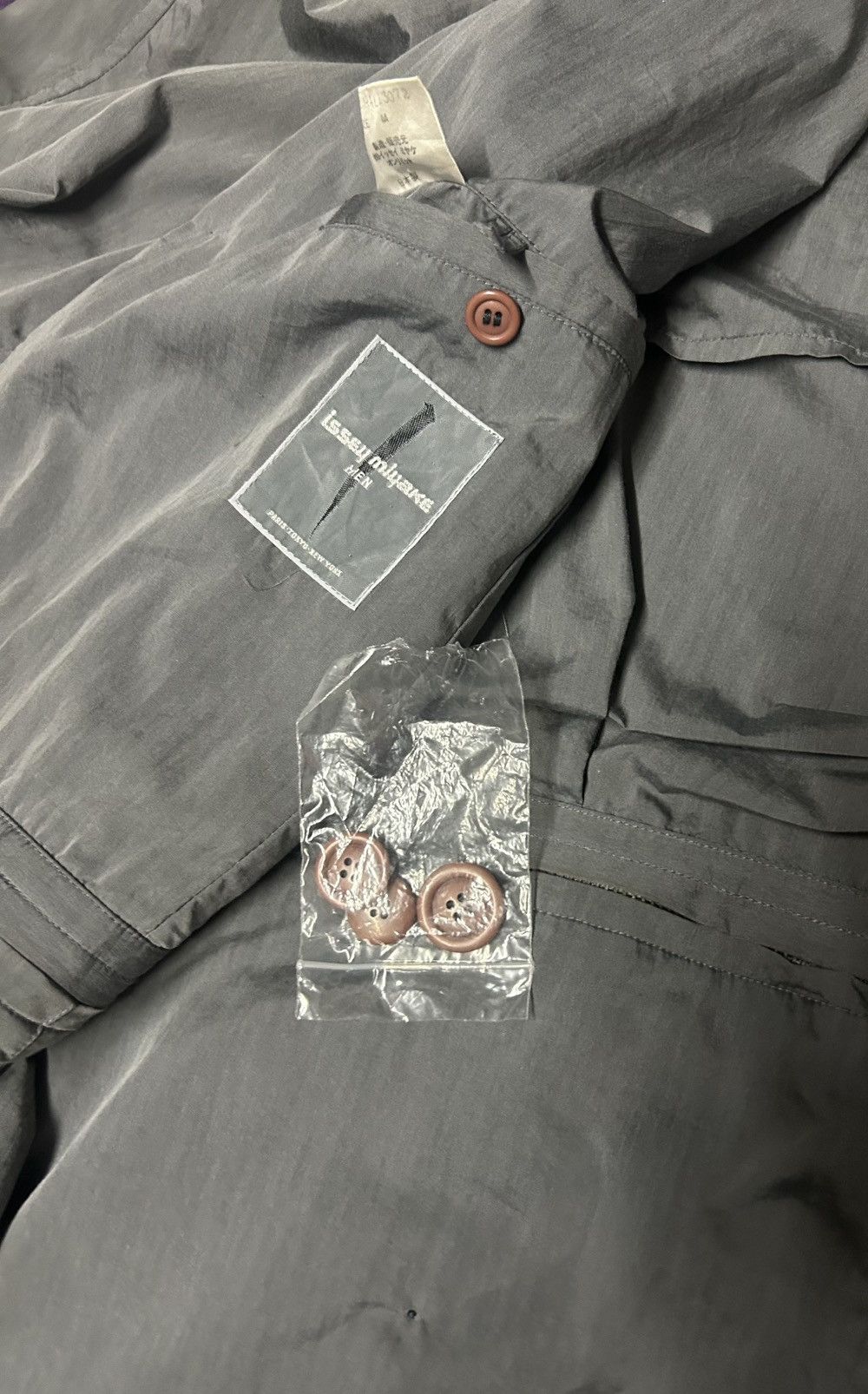 Issey Miyake 80s Issey Miyake long jacket detachable to bomber jacket Size US M / EU 48-50 / 2 - 13 Thumbnail