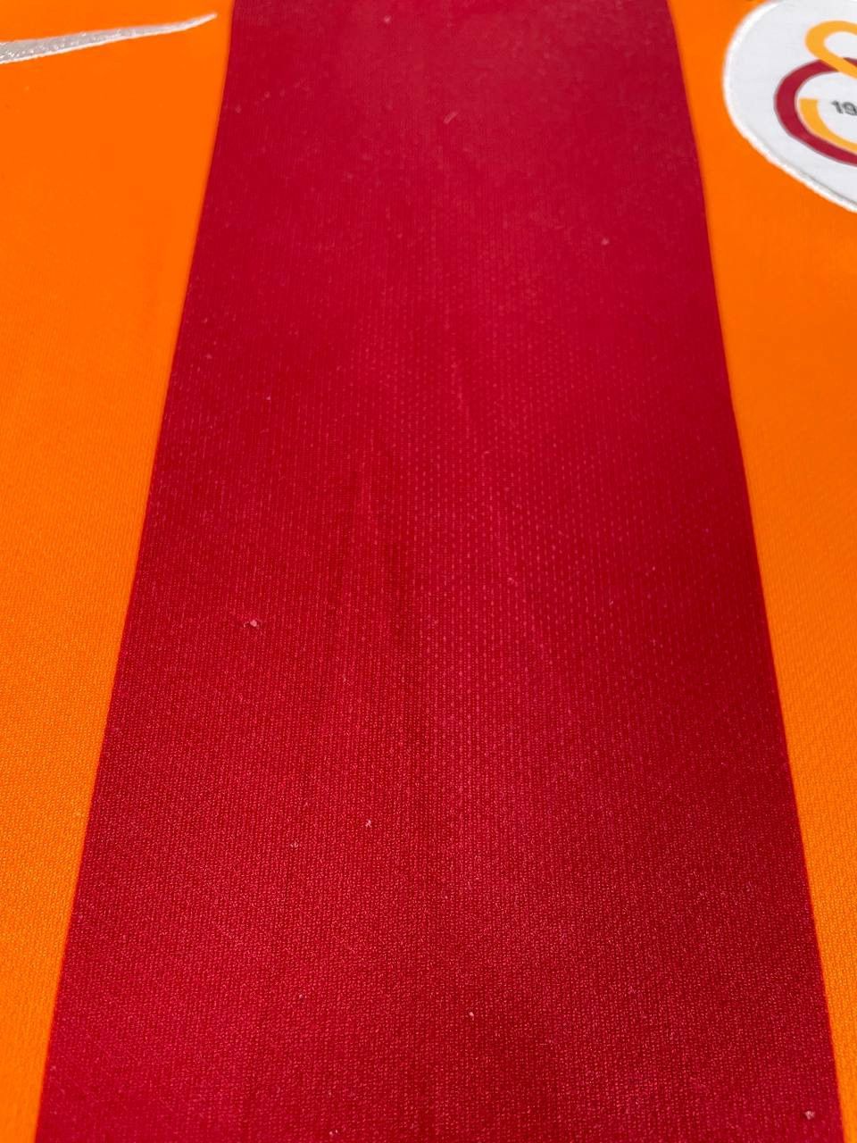 Nike Nike Galatasaray 2014 2015 Home Shirt Soccer Jerseys Size US M / EU 48-50 / 2 - 12 Thumbnail