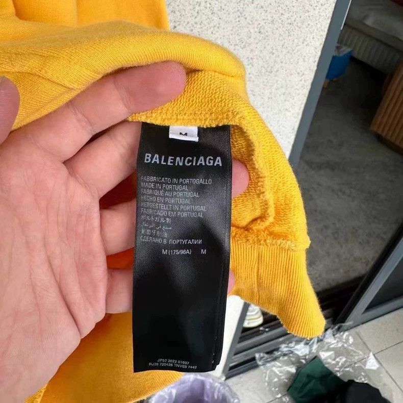 Balenciaga balenciaga yellow graffiti logo hoodie Size US M / EU 48-50 / 2 - 5 Thumbnail