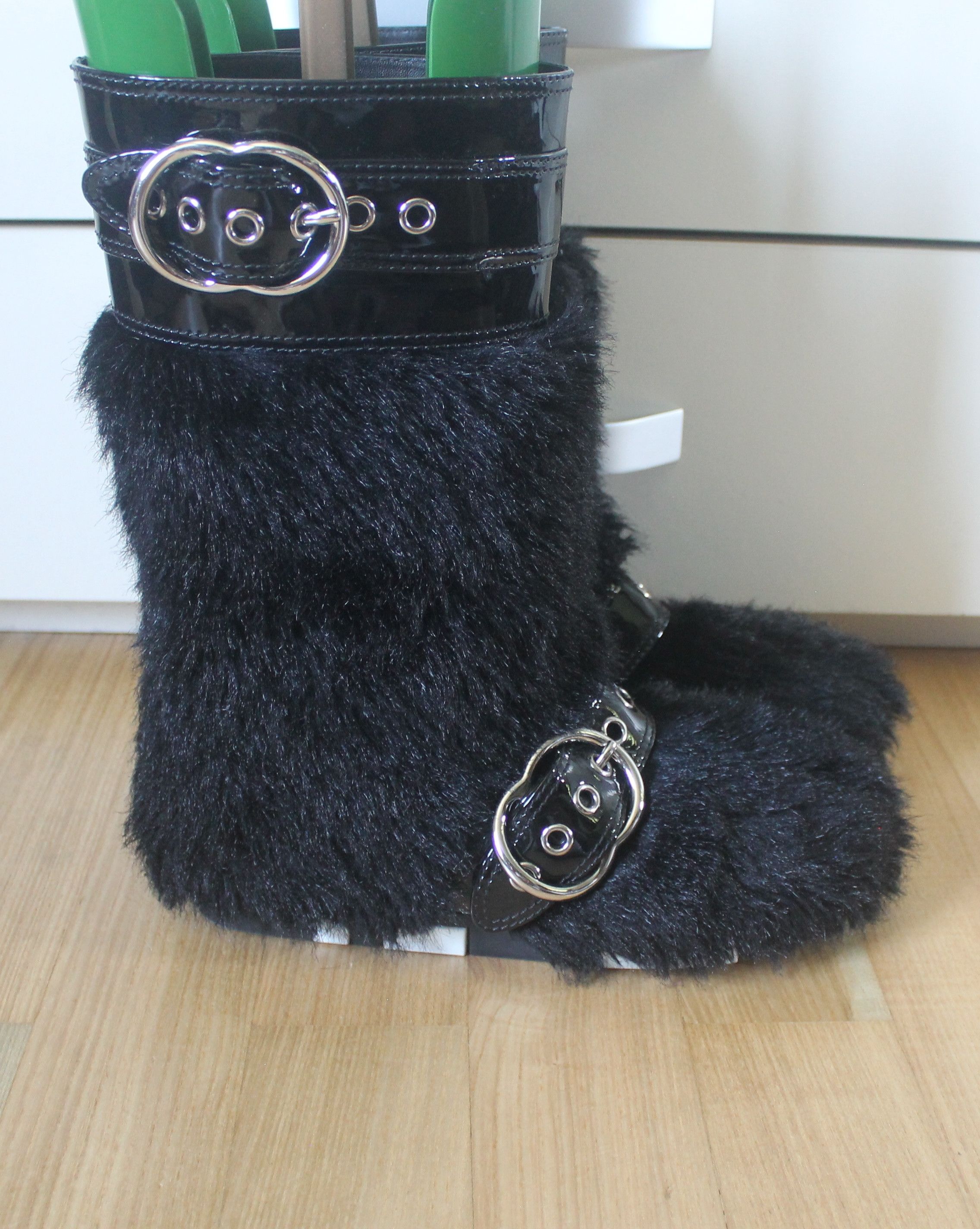Miu Miu MIU MIU black faux fur boots with patent leather Size US 10.5 / IT 40.5 - 6 Thumbnail